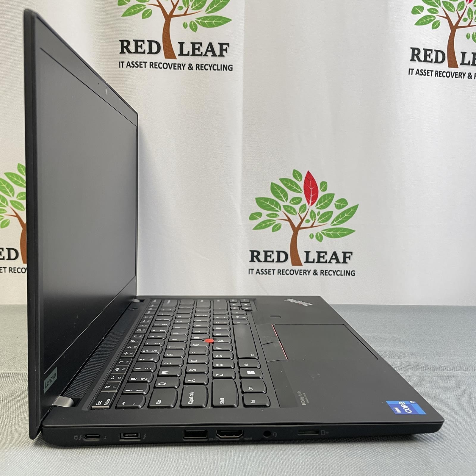 Lenovo ThinkPad T14 Gen 2i 14″ FHD, Core i7-1165G7, 16GB, 256GB NVMe, Win 11 Pro