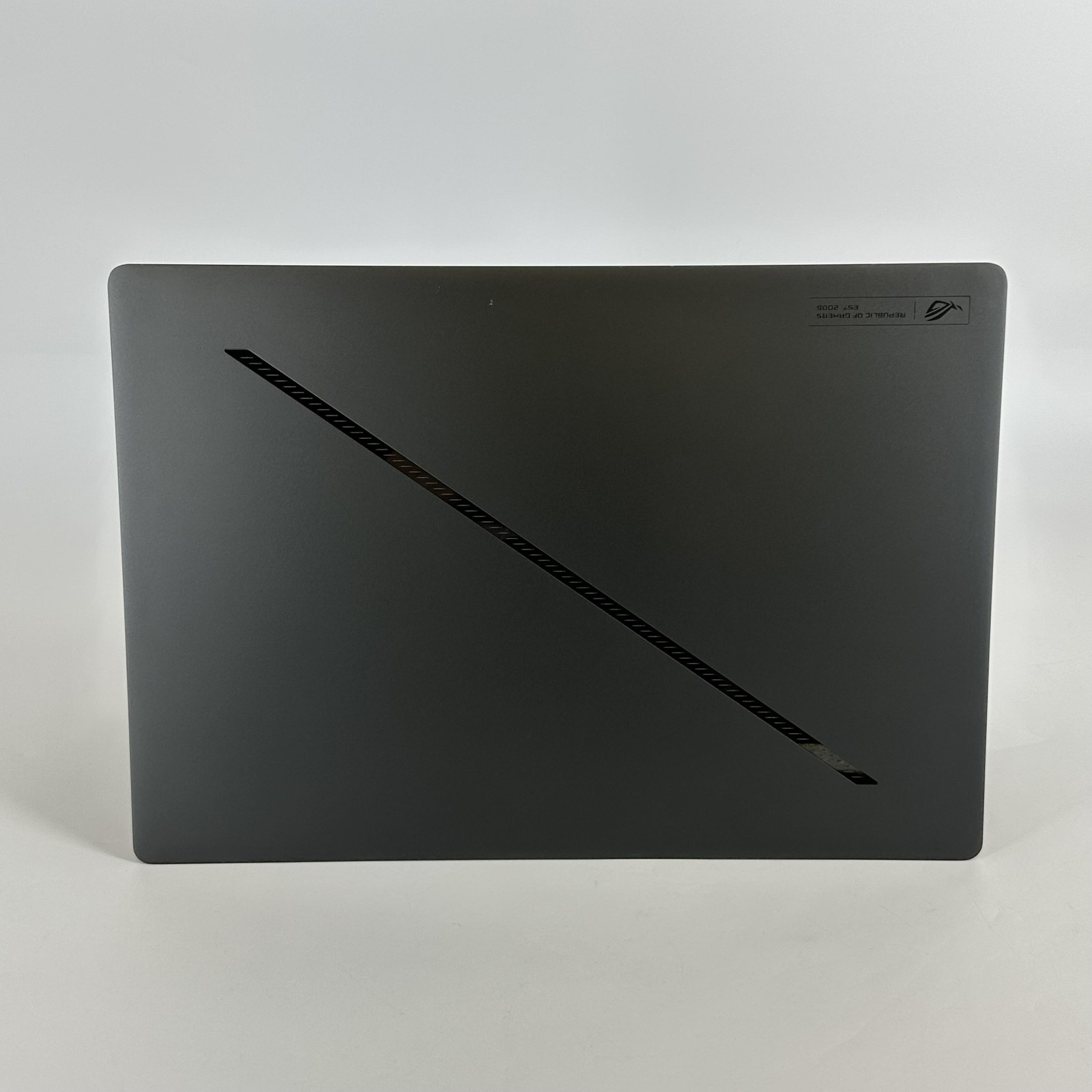 Asus ROG Zephyrus G16 GU605 240Hz QHD+ 2.5GHz Ultra 9 185H 32GB 2TB SSD RTX 4090