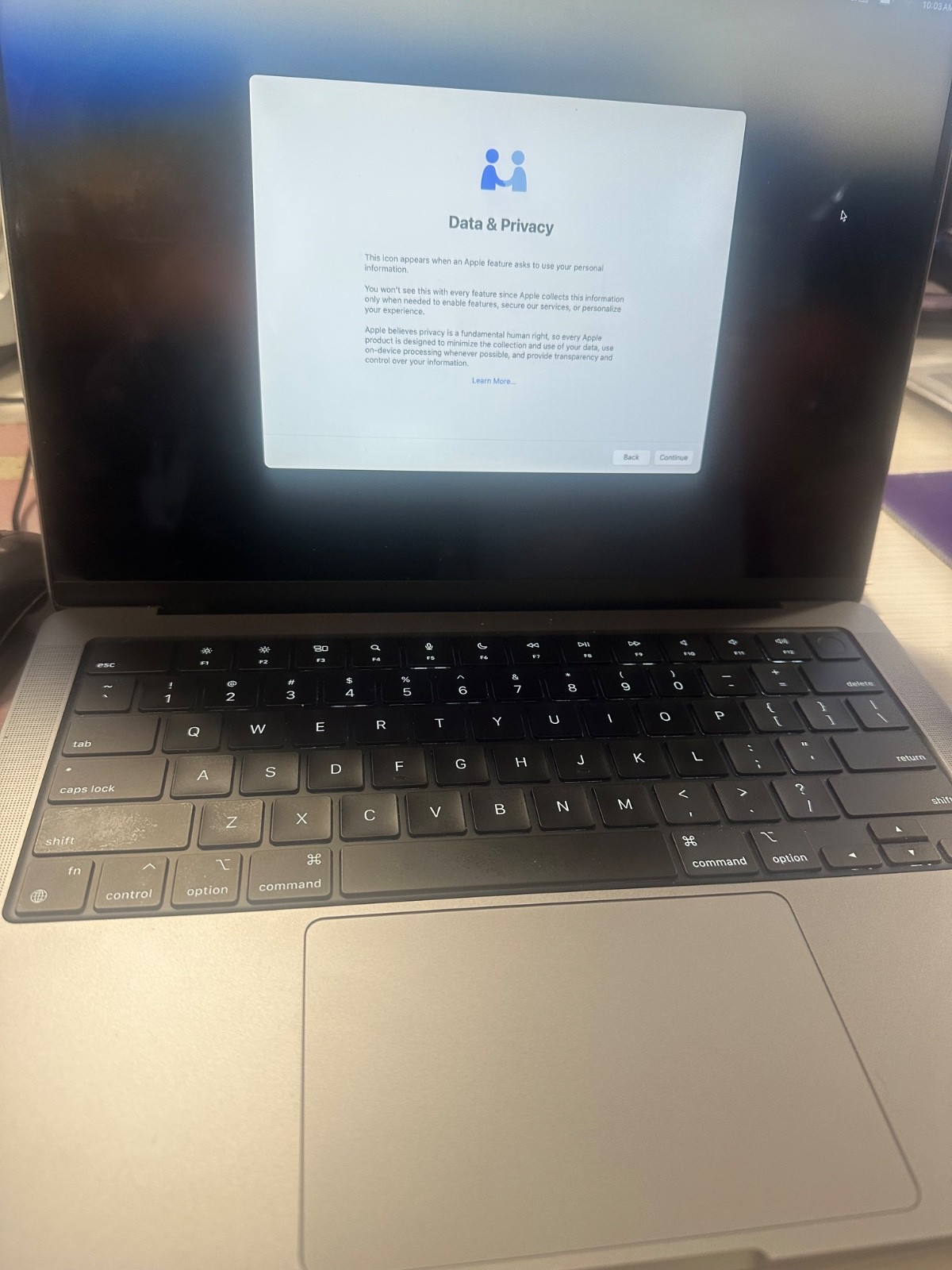 apple mack bookpro, space gray , looks brand new used a few times