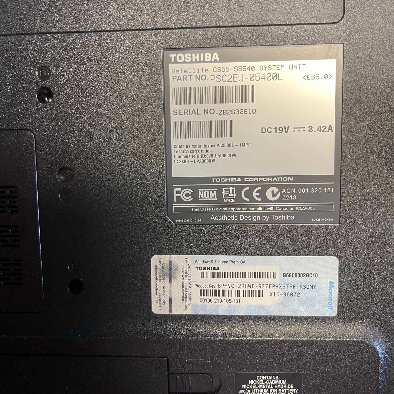 Toshiba Satellite C655 PARTS ONLY Laptop and Carrying Bag PLEASE READ