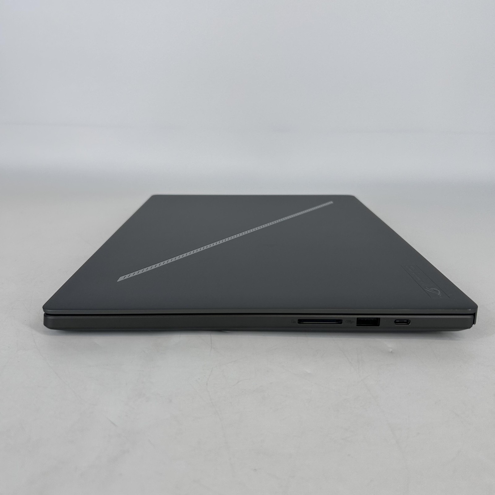 Asus ROG Zephyrus G16 GU605 16 QHD+ 2.9GHz Ultra 9 285H 32GB 1TB RTX 5070 Ti