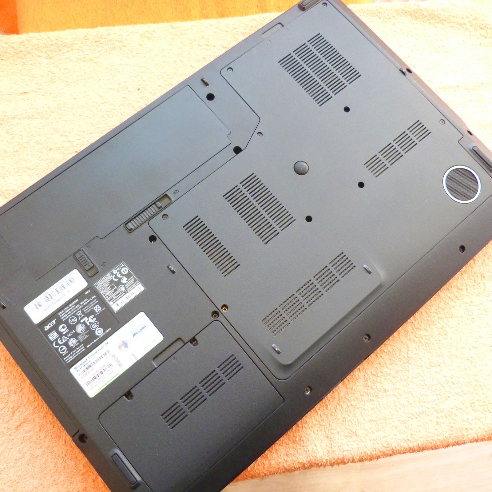 Acer 8935 Cinema Monster 18″ GEMSTONE I SSD Windows 10 PRO 64 I HDMI DVDRW