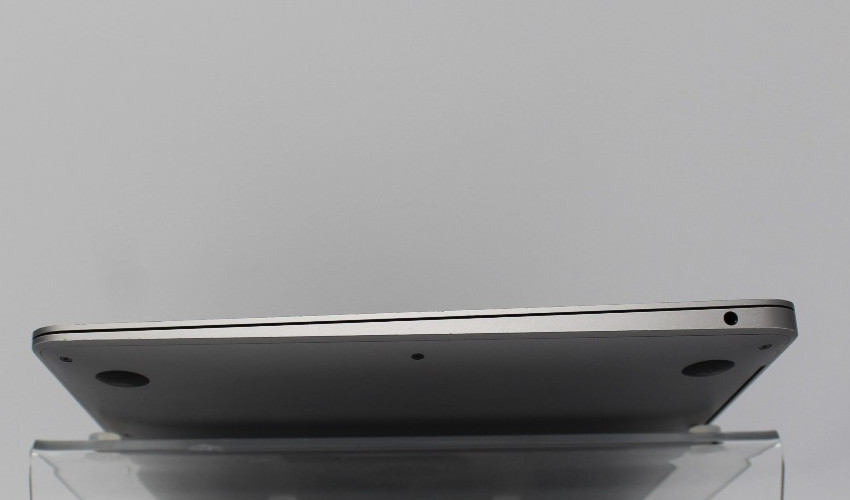 2020 Apple MacBook Air 9 13.3″ A2179 i3 1000 @ 1.1 GHz 256GB 8GB Sequoia