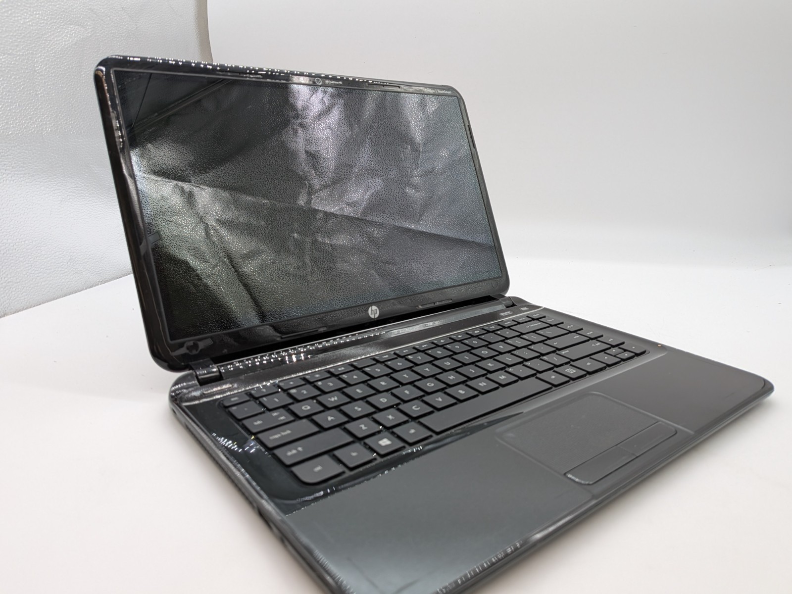 HP Pavilion SleekBook 14-b109wm 14” – Intel Celeron 1.6GHz – Bad Charge Port