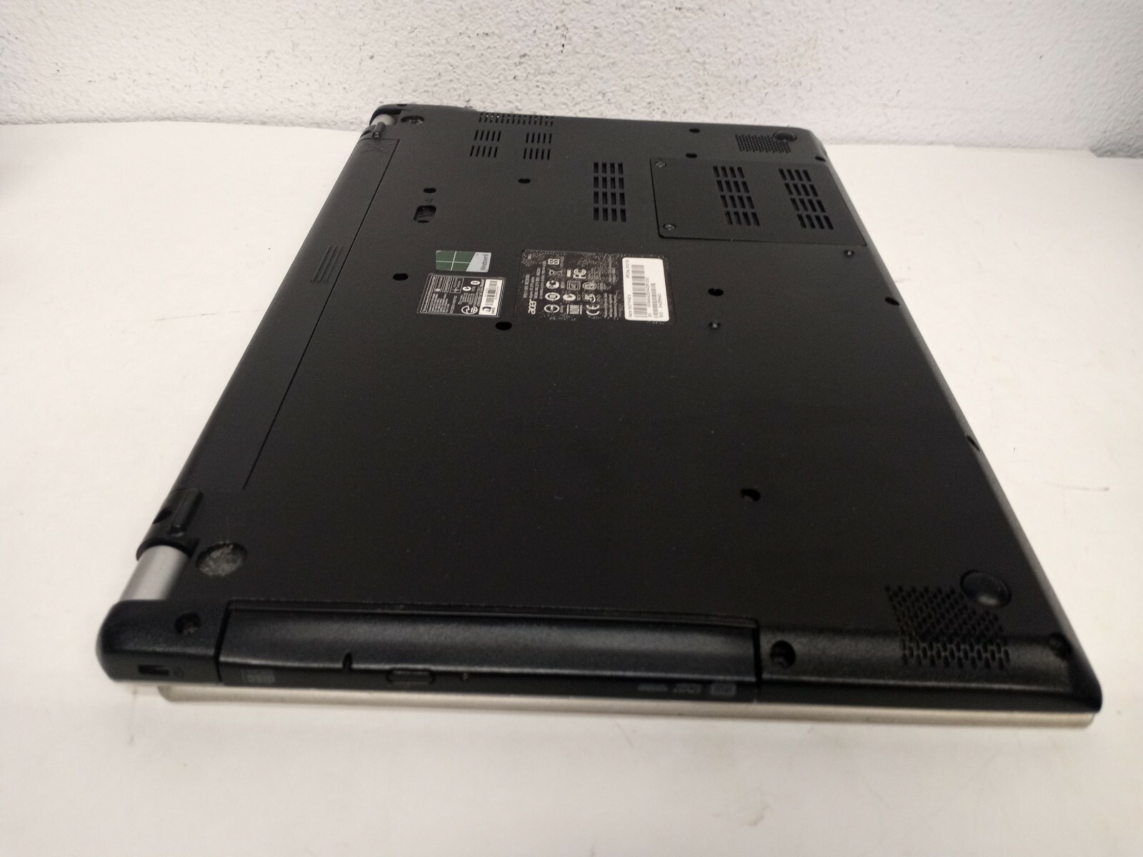 Acer Aspire V5-571P Intel Core i5-3317U 1.7GHz 2GB Ram DVD, NO HARD *FOR PART