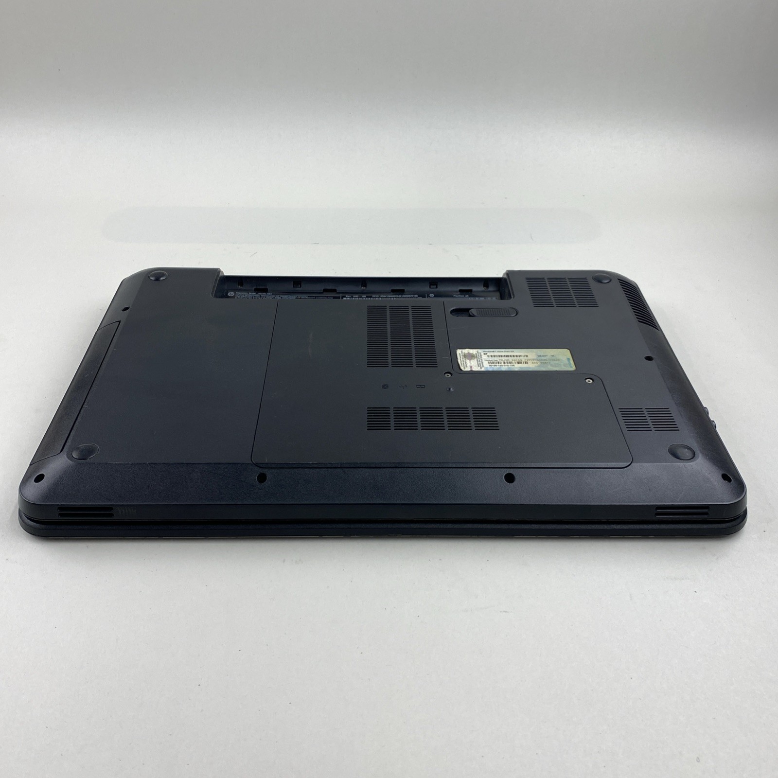 HP Pavilion g6 Core i3-M380 2.53GHz 2GB RAM 15.6″ No Battery No HDD No OS