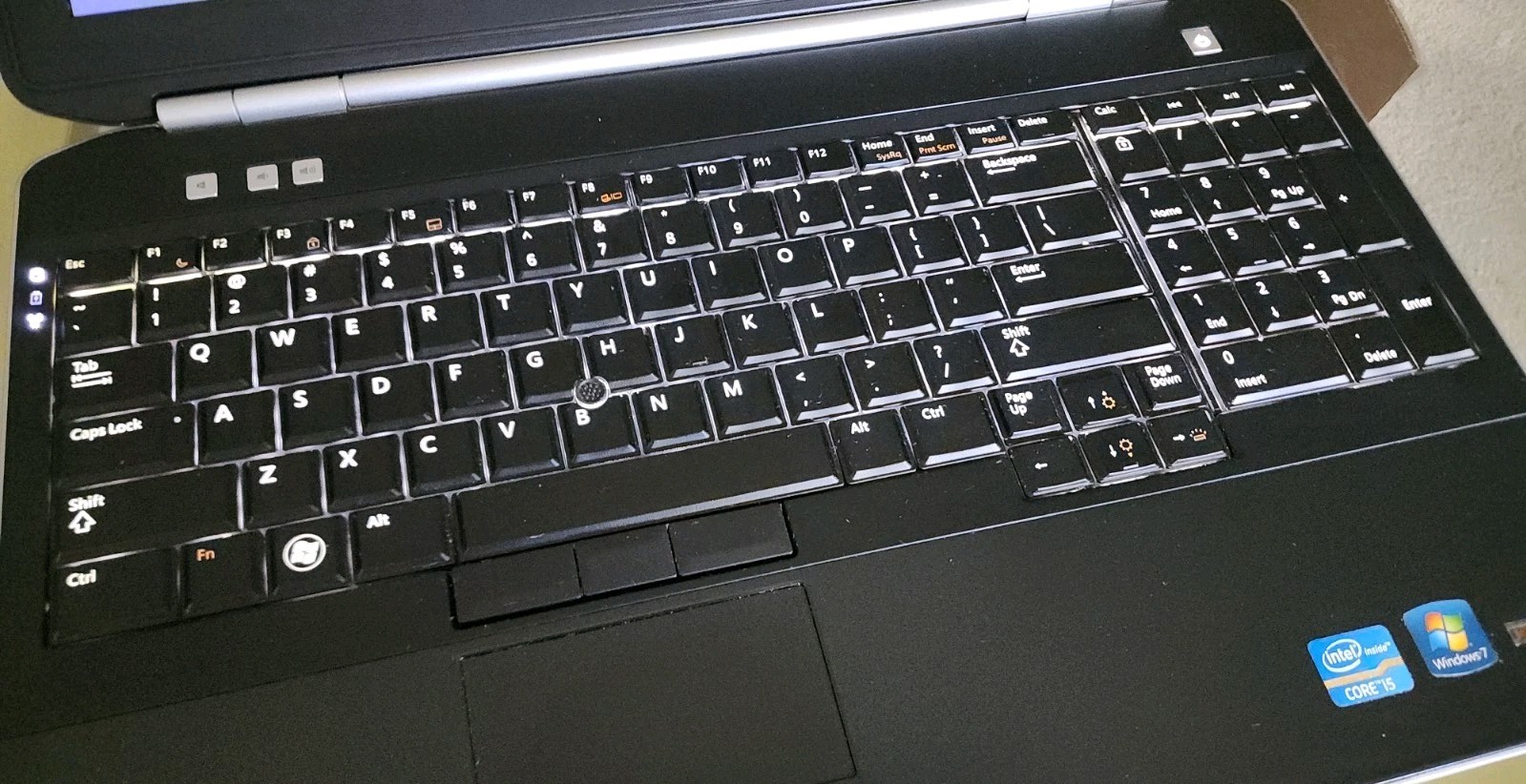 Dell Latitude E5520 i5-2430M 4xCPU@2.4GHz 4GB RAM 320GB HDD (626A7)