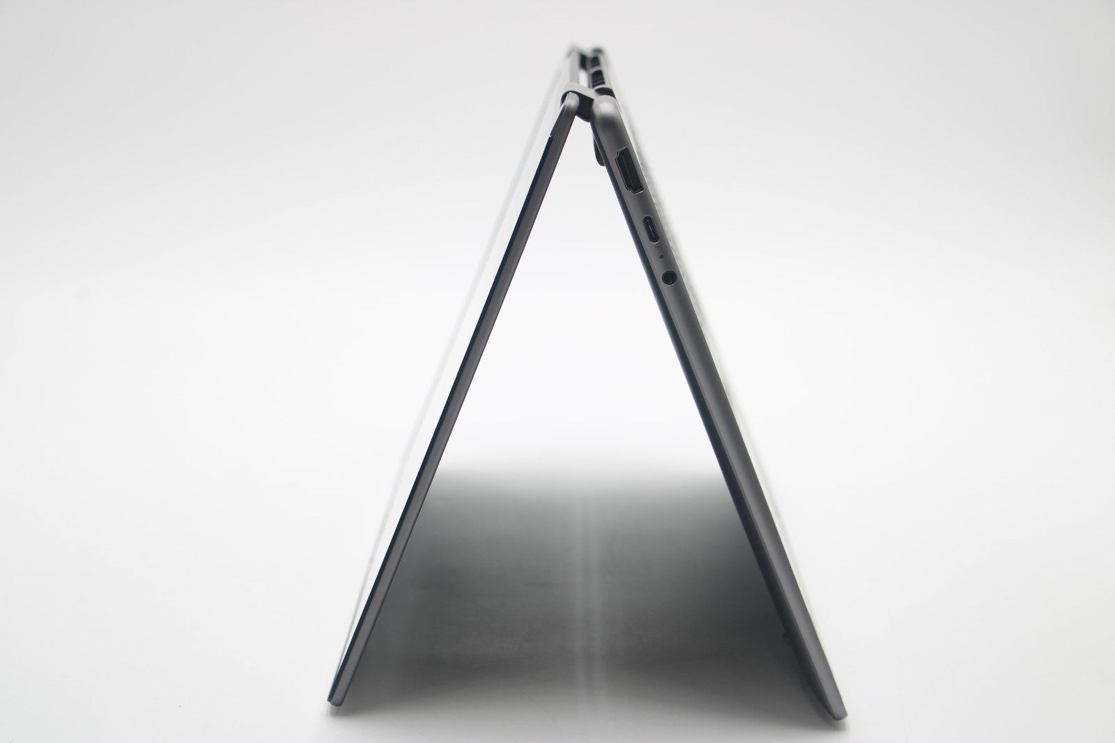 Lenovo Yoga 7 2-in-1 14ILL10 *2.1GHz Ultra 5 226V/16GB RAM/1TB SSD* 6Mt Warranty