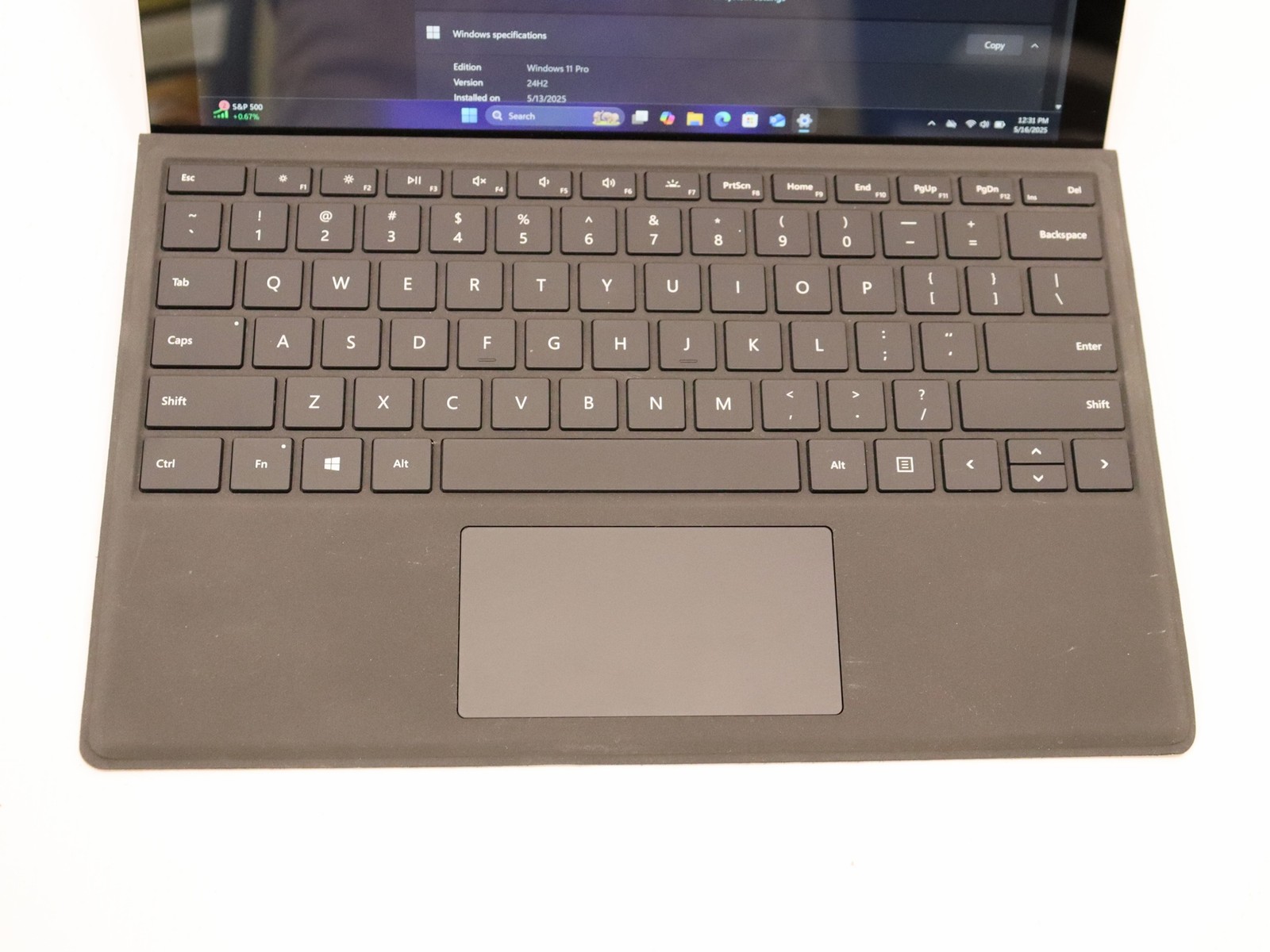 Microsoft Surface Pro 6 1796 12.3″ Intel i7-8650U 8GB 256GB NVMe Windows 11 Pro