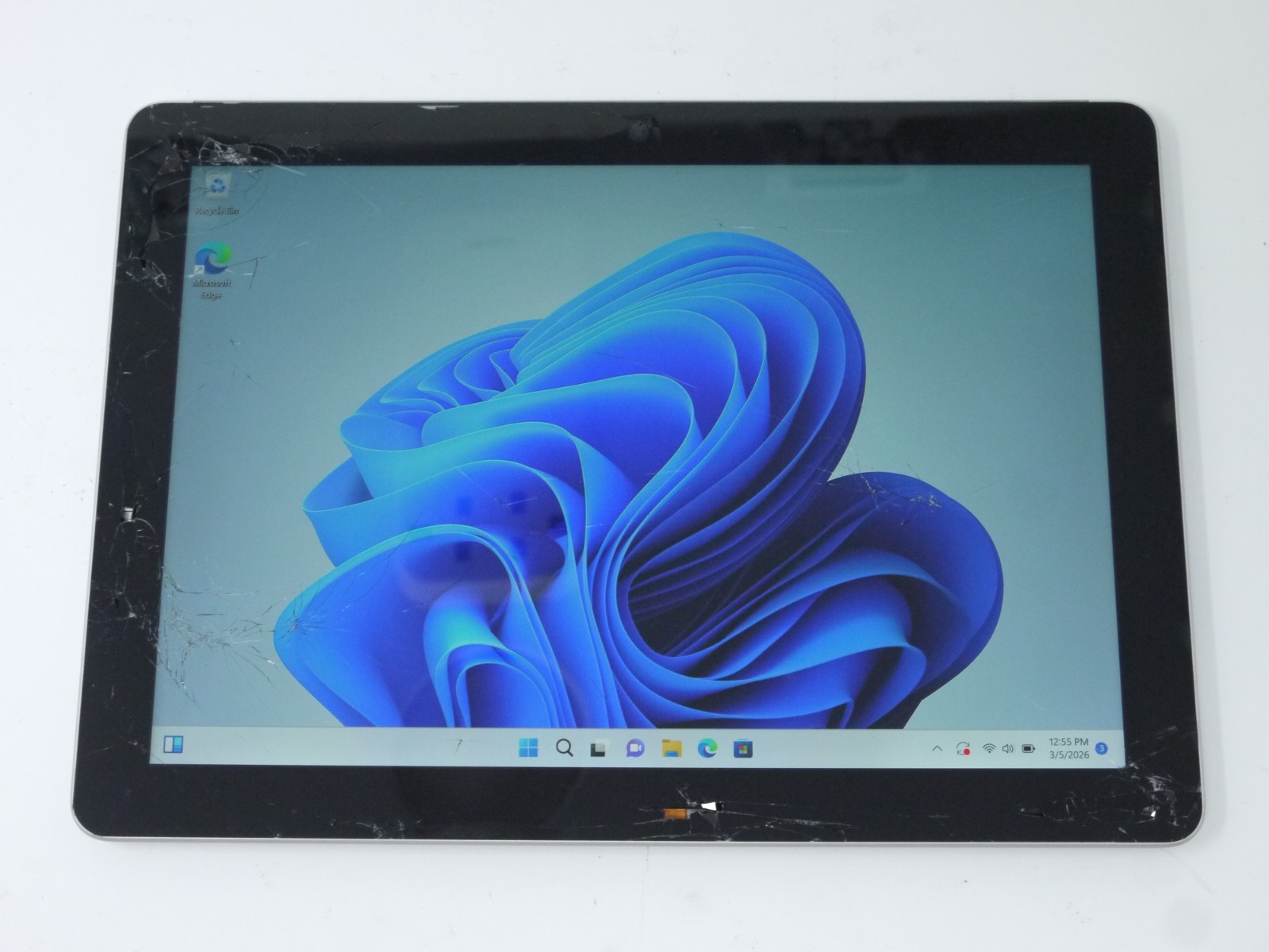 Microsoft Surface Go 1824 10″ Windows 11 64GB Tablet – Working but Cracked
