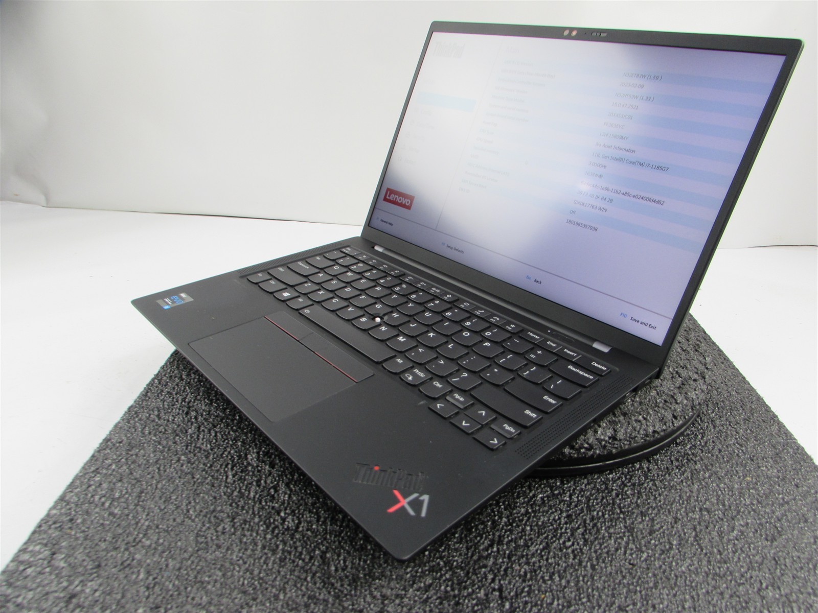 LENOVO THINKPAD X1 CARBON (9TH GEN) CORE I7-1185G7 NO SSD 16GB RAM NO O.S