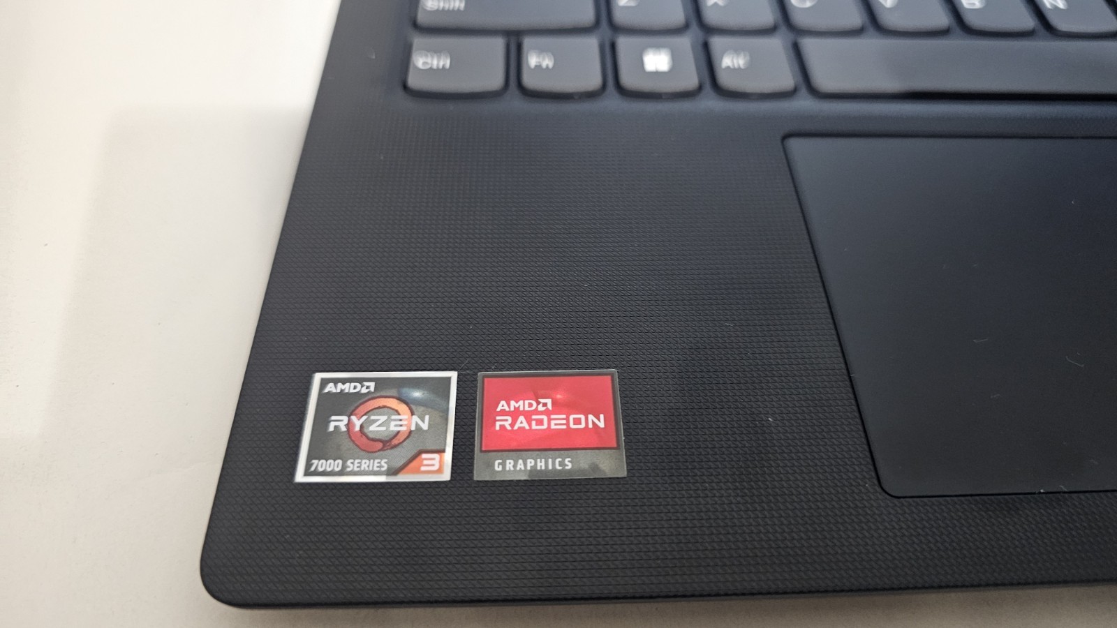 Lenovo V15 G4 AMN 15.6″ Laptop AMD Ryzen 3 7320U 16GB/256GB Win11 Pro