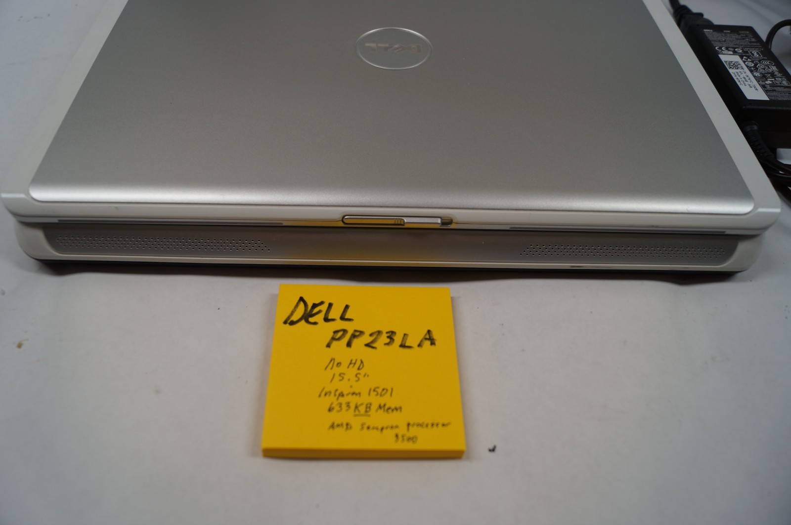 Dell Inspiron 1501- PP23LA 15.5″ 633 KB Mem AMD Sempron No HD WORKING PoR D152