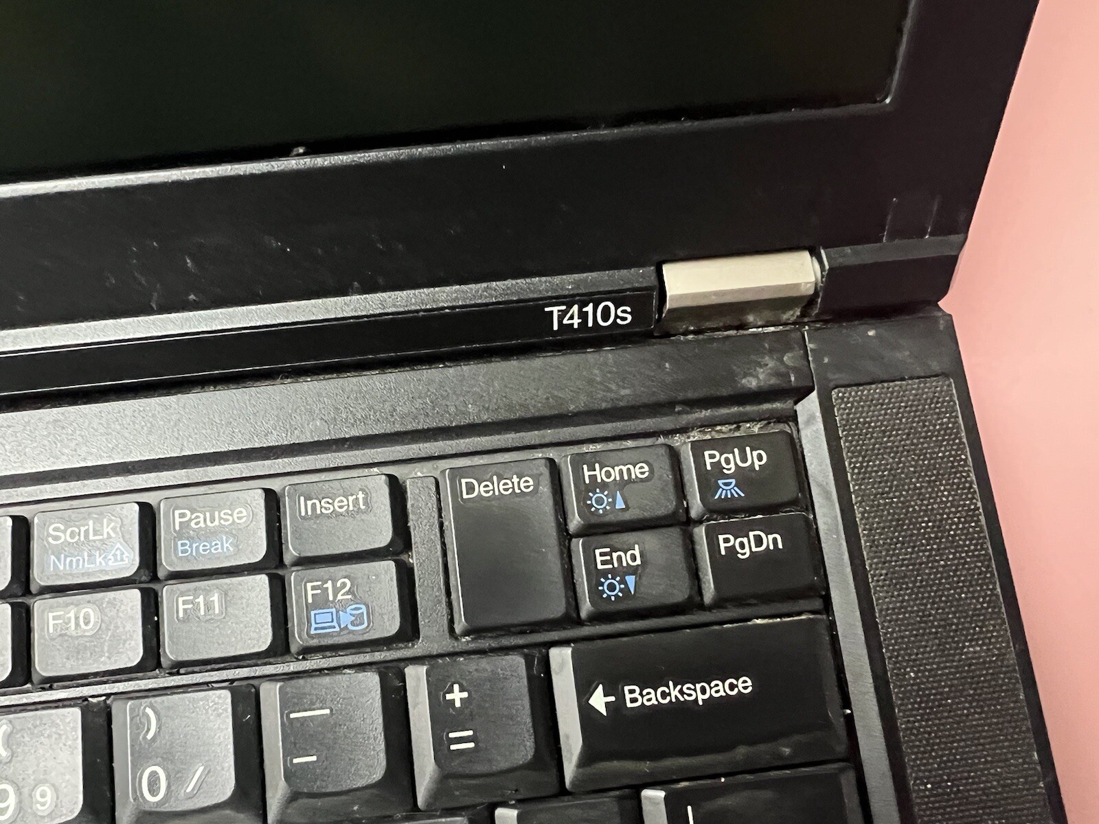 LENOVO THINKPAD T410s Core i5 M520 2.40GHz 2GB RAM 0GB HDD BIOS TESTED