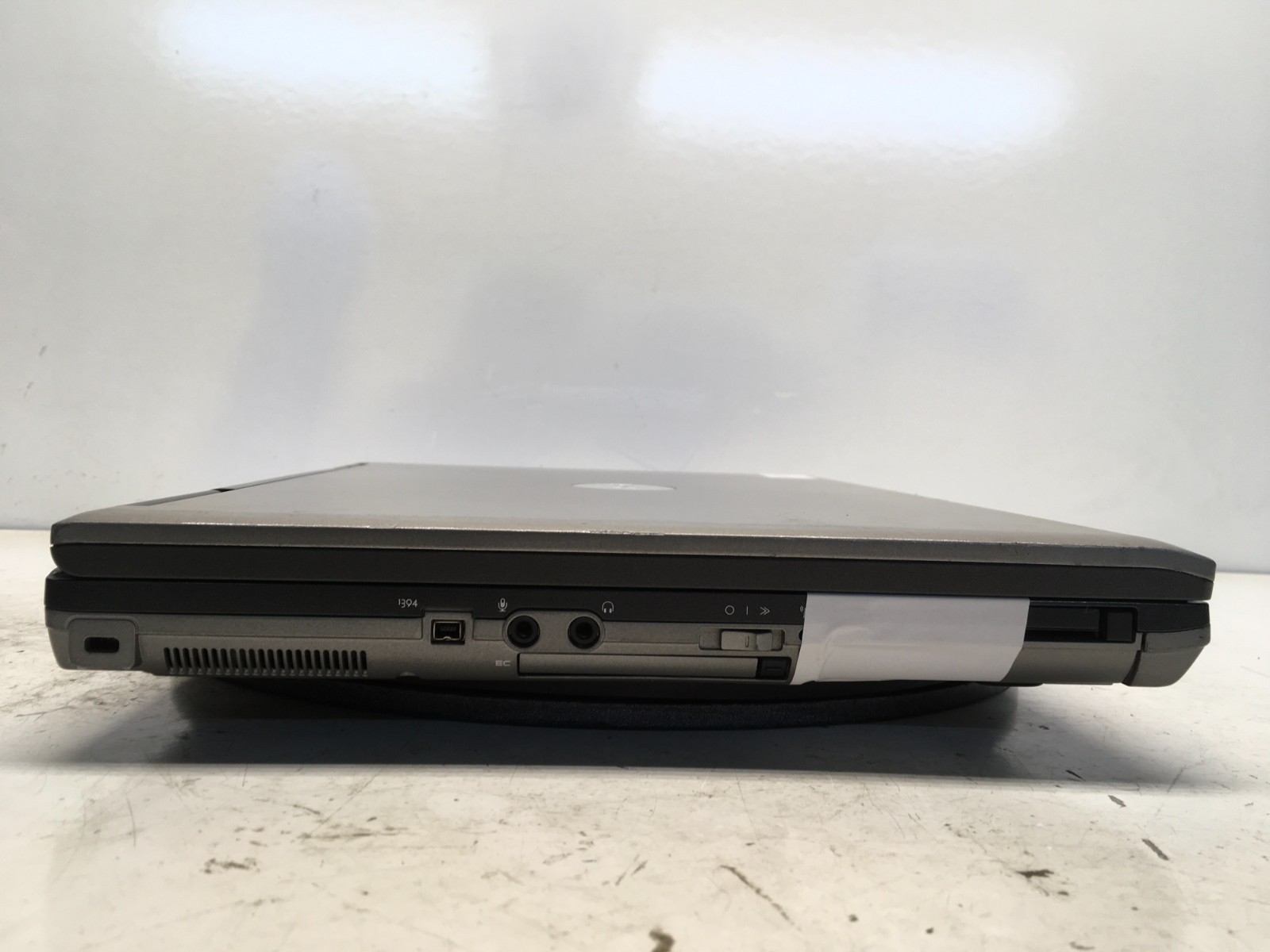 Dell Latitude D830 Intel Core 2 Duo 06FA 2GHz 2 GB 500 GB WIN XP
