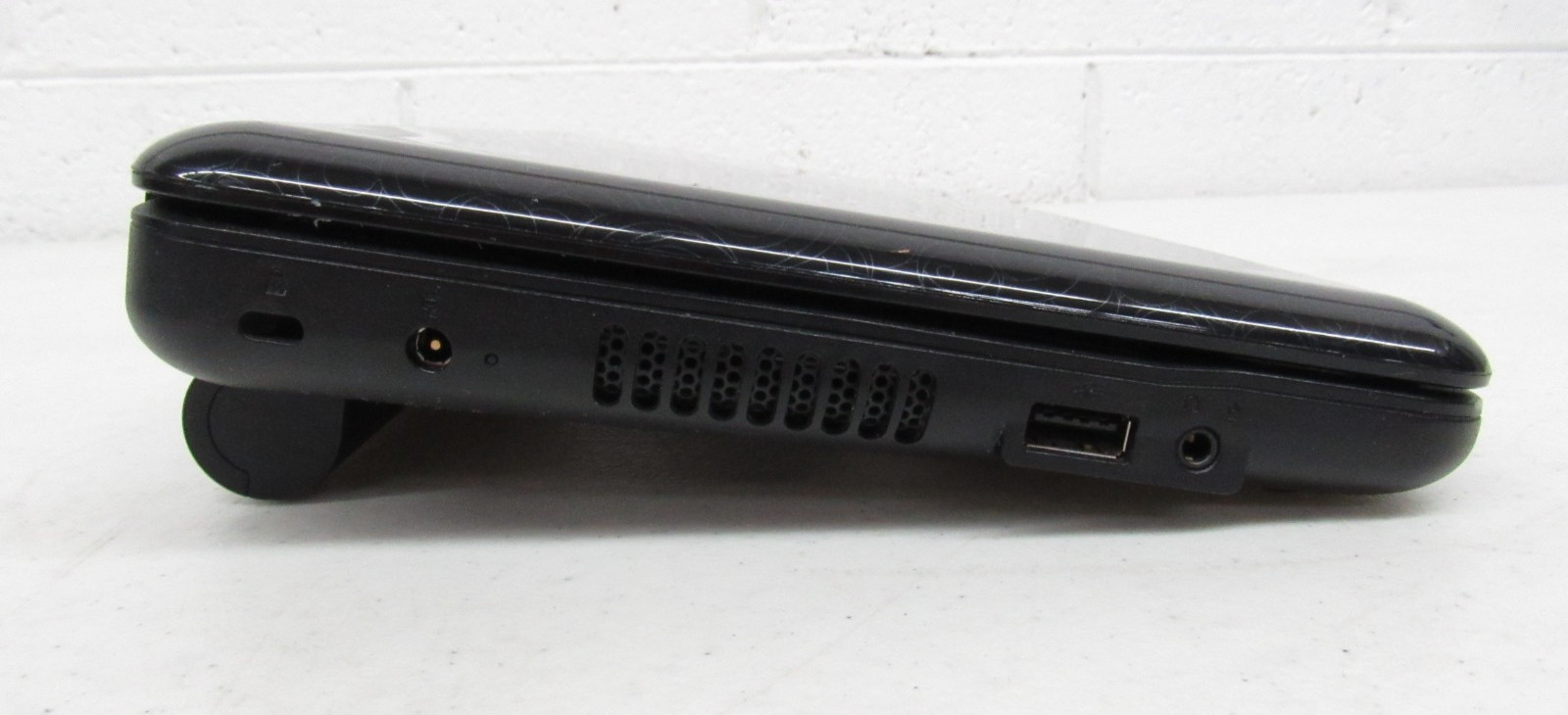 HP Mini 110 1.6GHz Windows 7 Notebook Mini Computer Untested For Parts