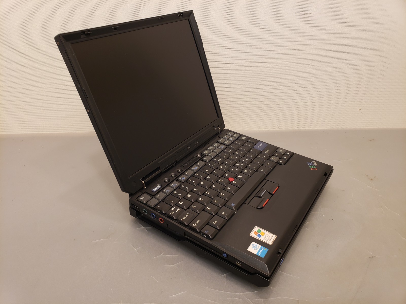Vintage IBM ThinkPad X31 Laptop w/ Dock Pentium M 256MB OEM XP ***BAD BACKLIGHT