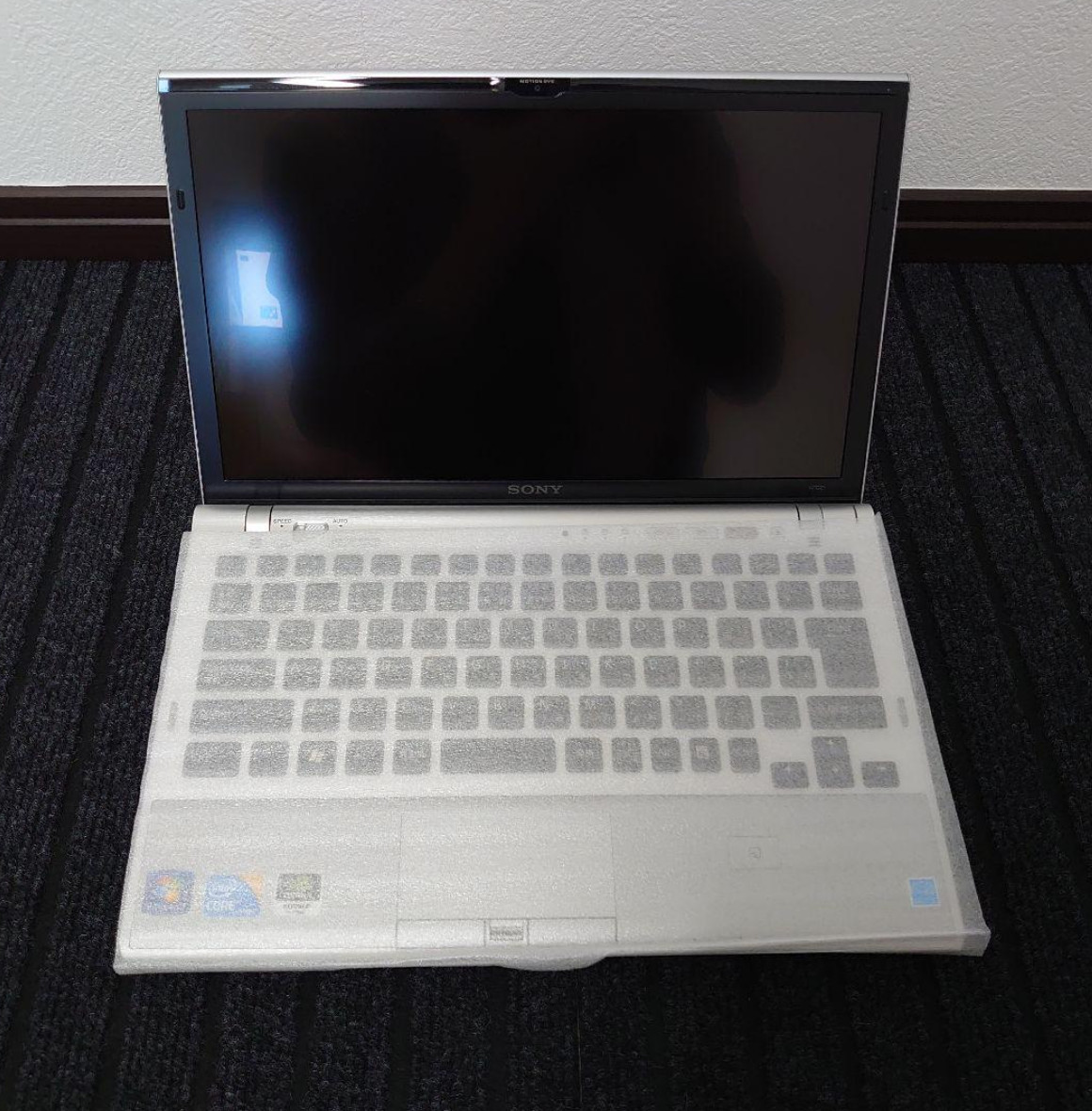SONY VAIO Z 13.1 Laptop Silver Win10 Pro Core i5-560M GeForce GT 330M