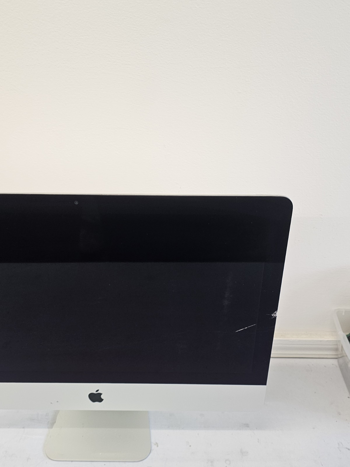 Apple iMac A1418 21.5″ 2017 – i7-7700 – 8GB RAM – 1TB HDD – Mac OS Ventura READ