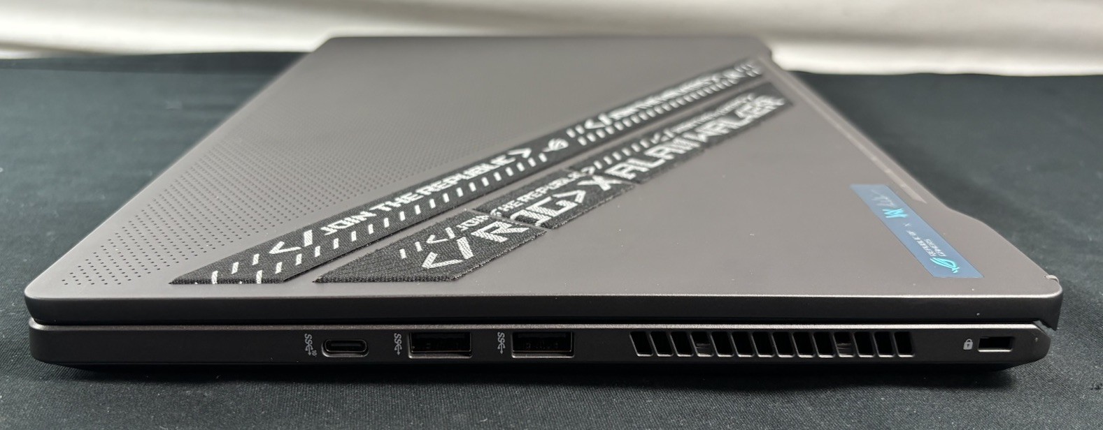 Asus ROG Zephyrus G14 GA401Q Alan Walker Ryzen 9 5900HS 40GB 2TB SSD RTX 3050 Ti