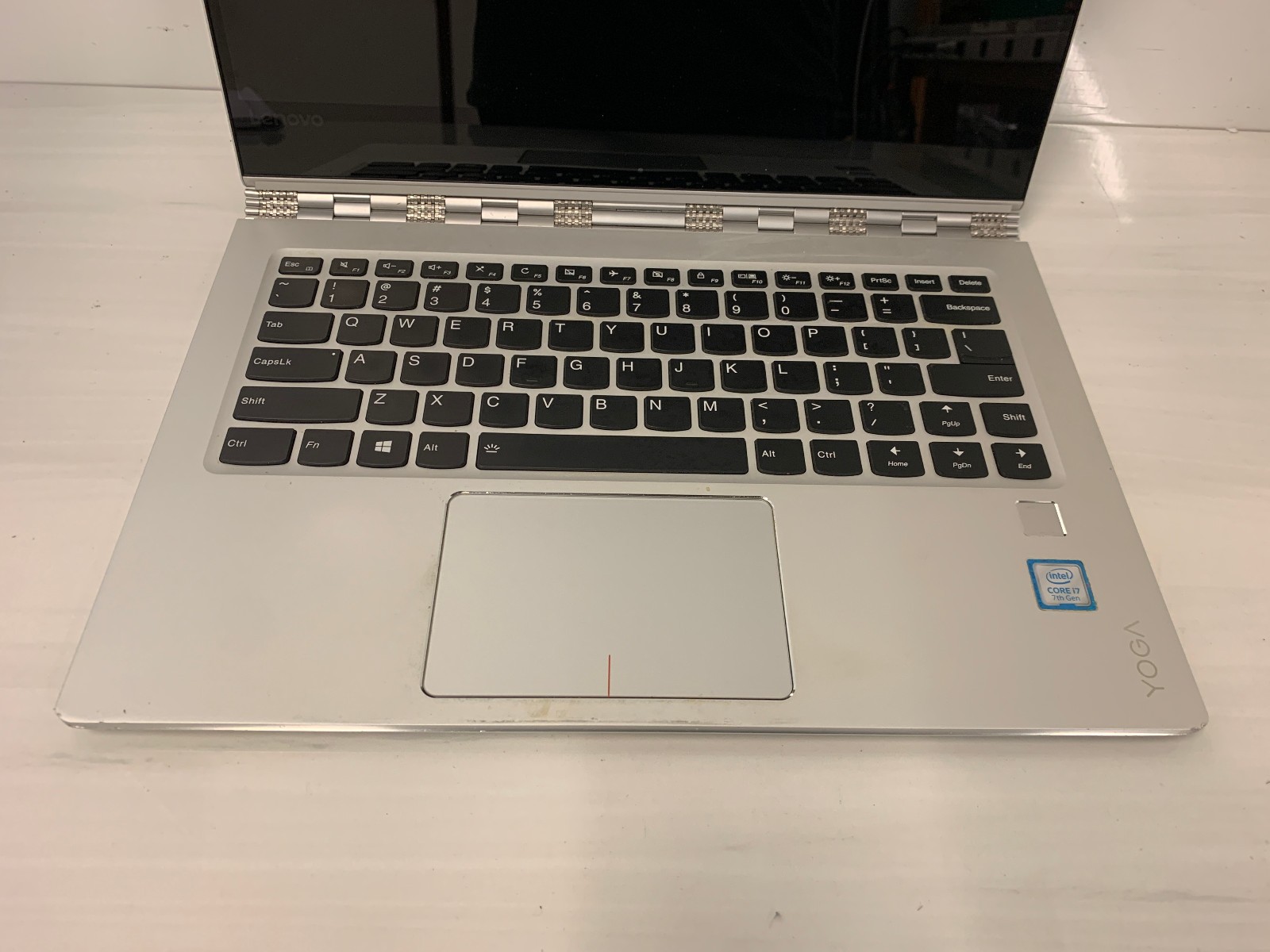 Lenovo Yoga 910-13IKB 13.9″ Touch i7-7500U 2.70GHz 16GB RAM 512GB SSD Windows 11
