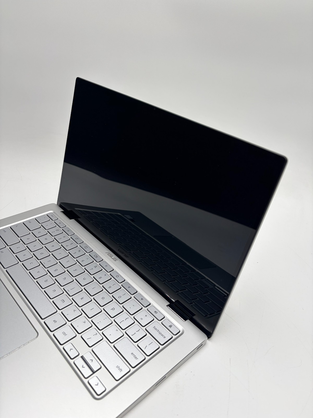 ASUS Chromebook (C434T) 14” Laptop | m3-8100Y @ 3.40GHz | 8GB RAM | 64GB HDD
