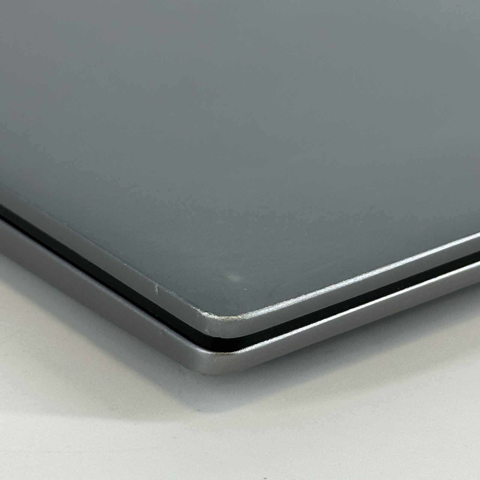 Dell Latitude 7450 14 QHD+ TOUCH 3.8 GHz Ultra 7 165H 32GB 256GB SSD Bent Frame