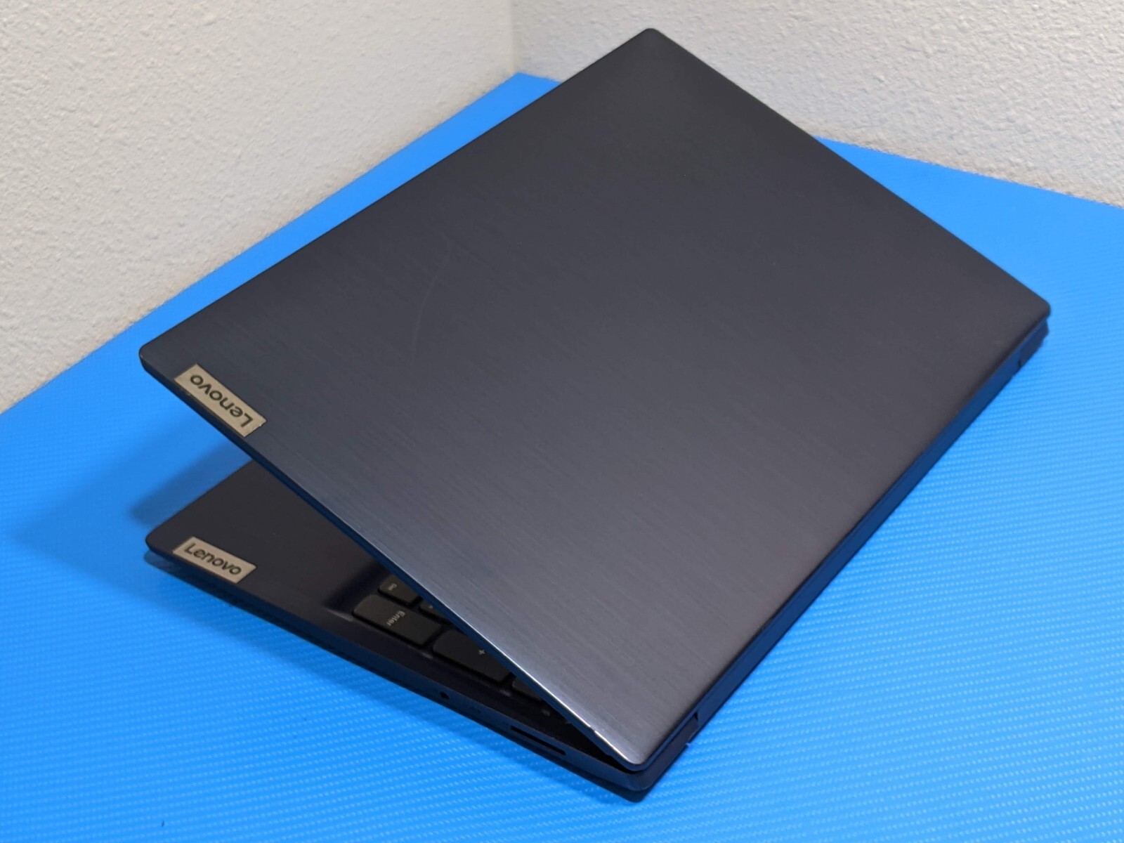 Lenovo IdeaPad 3 15IML05 15.6″ 1366×768 TOUCH i3-10110U 2.1GHz 8GB 256Gb +PowrAd