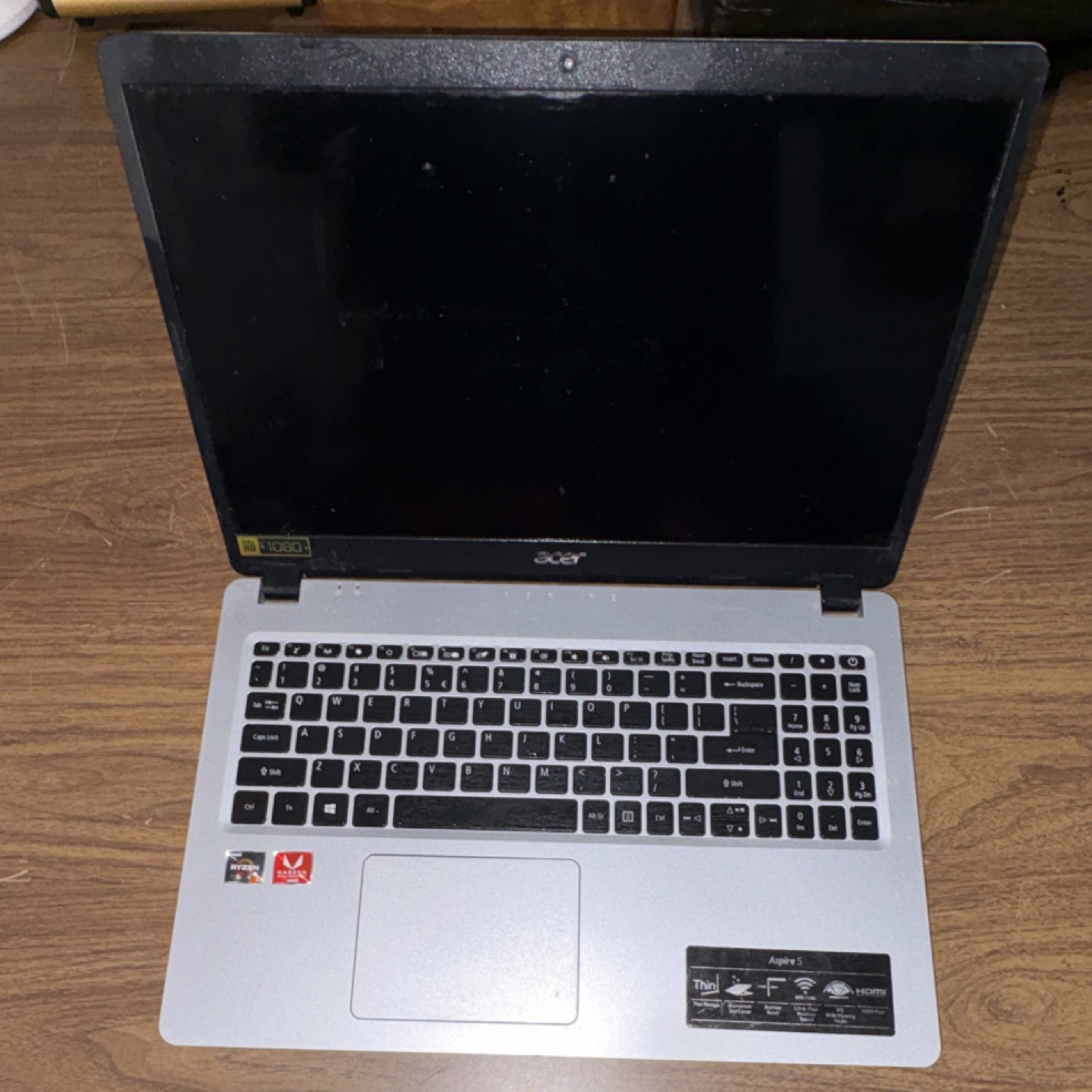 Acer Aspire 5 A515-43-R19E 15.6″ Ryzen 5 8GB 256GB SSD Vega 8 Win Silver