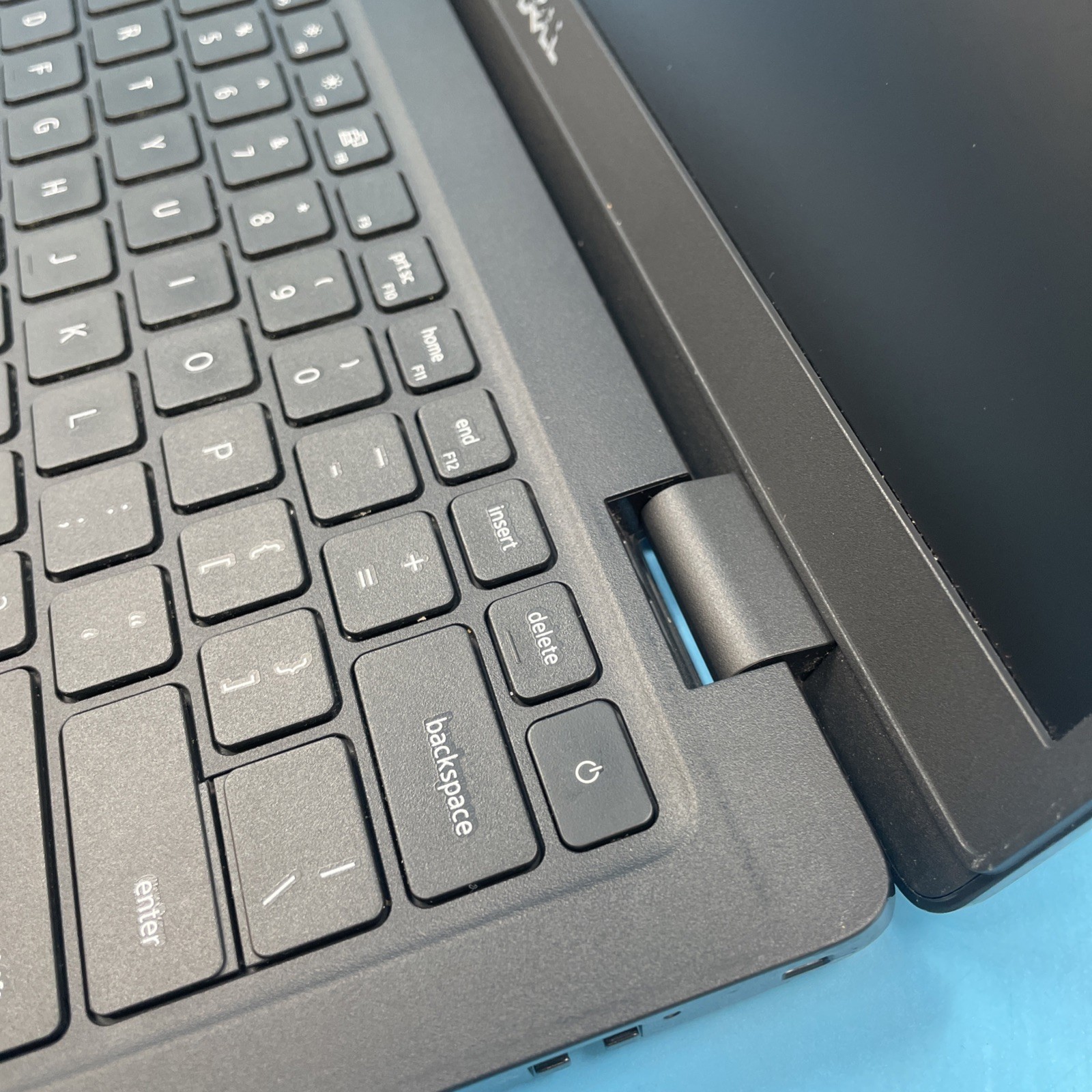 Dell Latitude 3420 | i5-1135G7 | 8GB RAM | 256GB SSD | WIN 11 PRO | 75% BATT