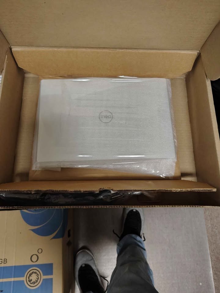 2025 Dell XPS 13 9345 Snapdragon X Elite 32GB RAM 512GB SSD 13.4″ QHD+ Touch