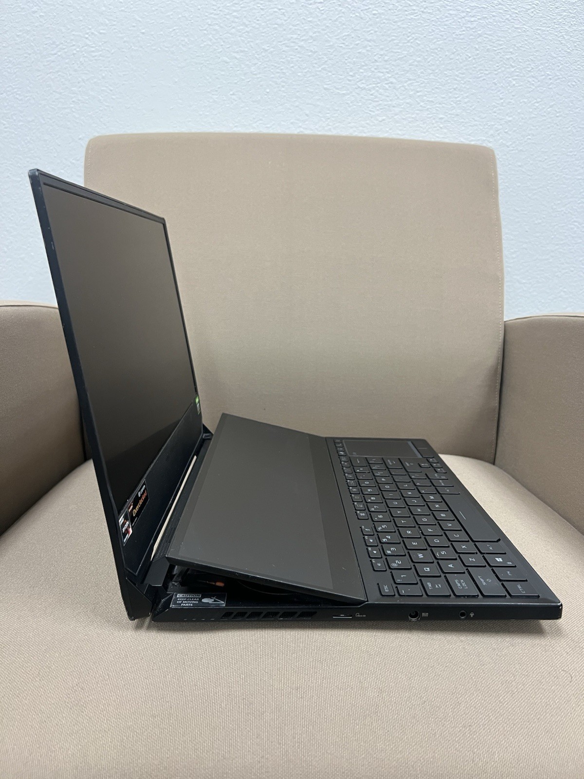 ASUS ROG Zephyrus Duo 15 SE 15.6″ (1TB SSD, AMD Ryzen 9, 4.80 GHz, 32GB) Laptop