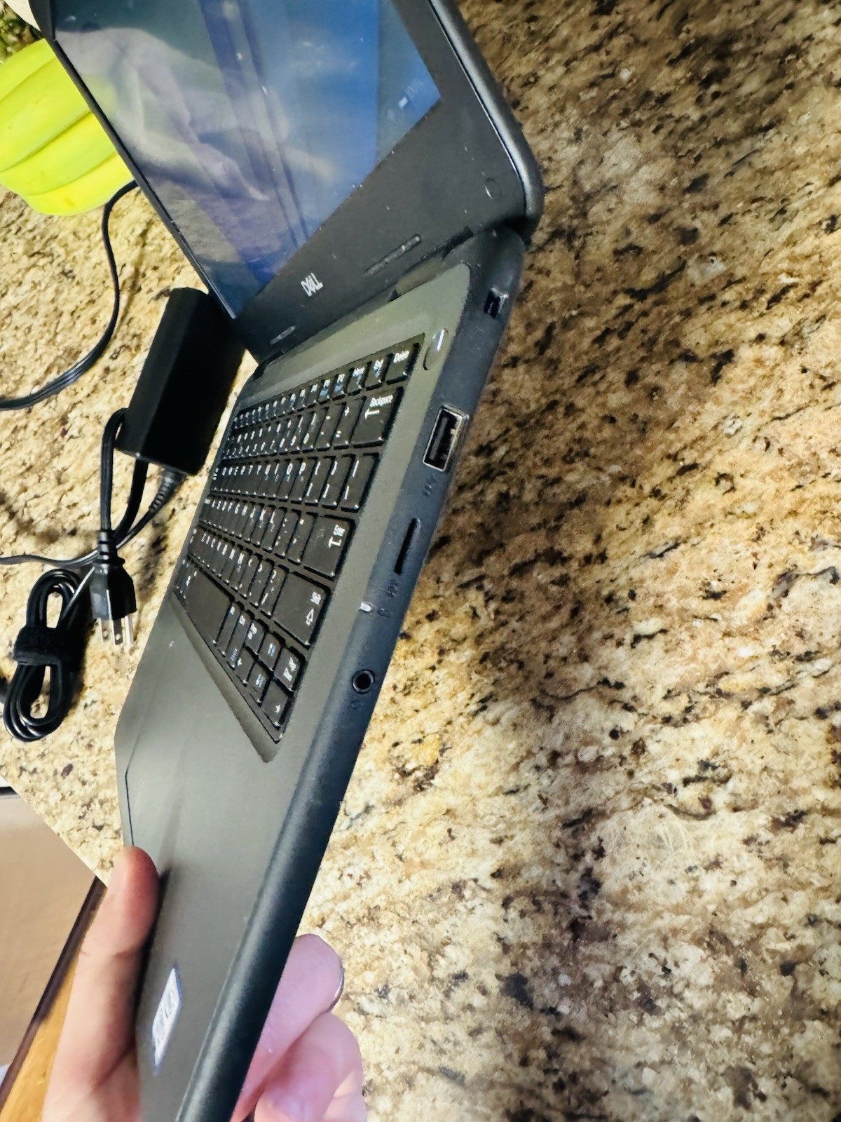 Dell latitude 3310 i3 8th gen 14 inch laptop with bag