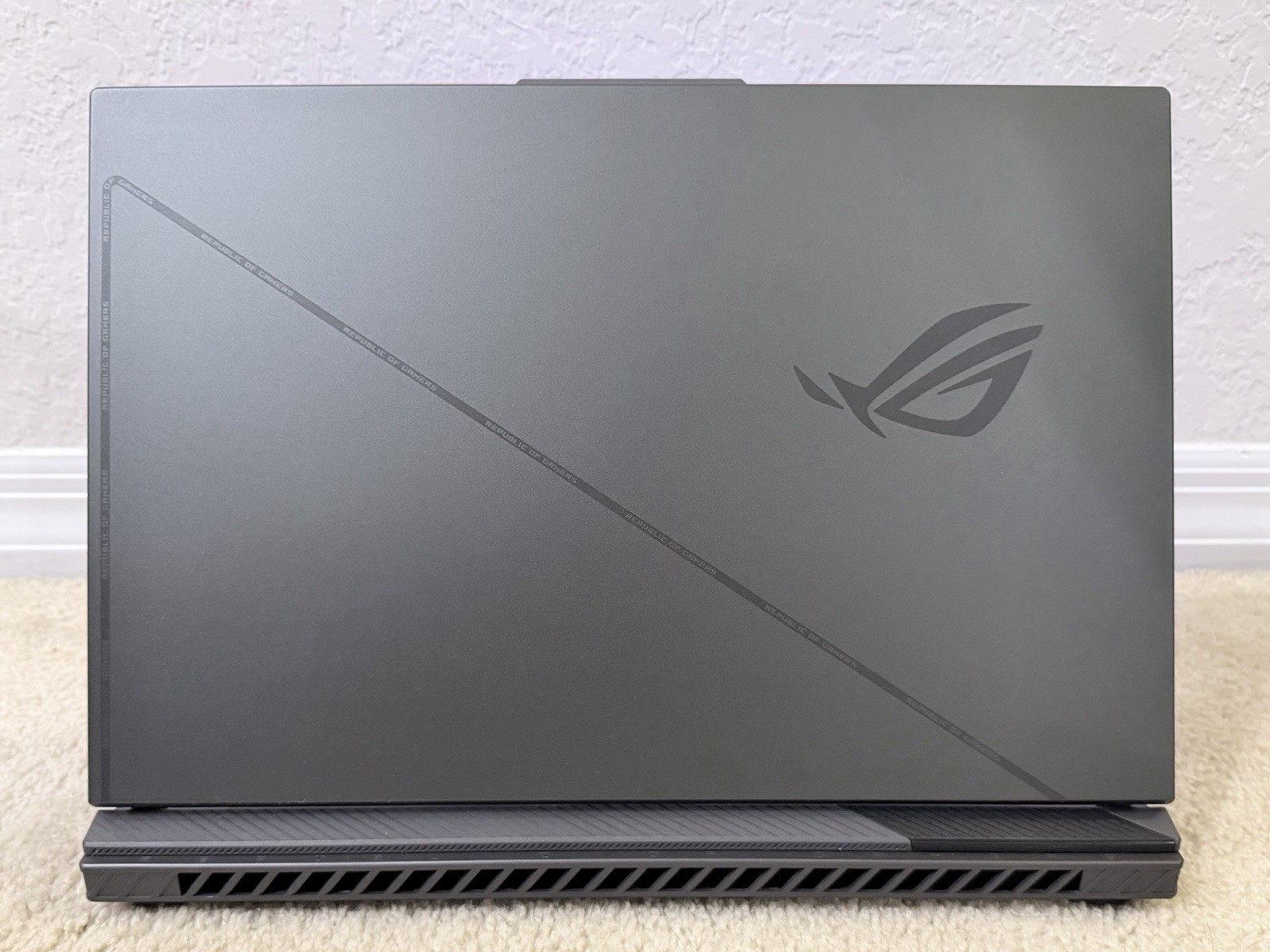 Asus ROG Strix G18 G814 240Hz QHD+ 2.2 GHz i9-13980HX 16GB 1TB SSD RTX 4080