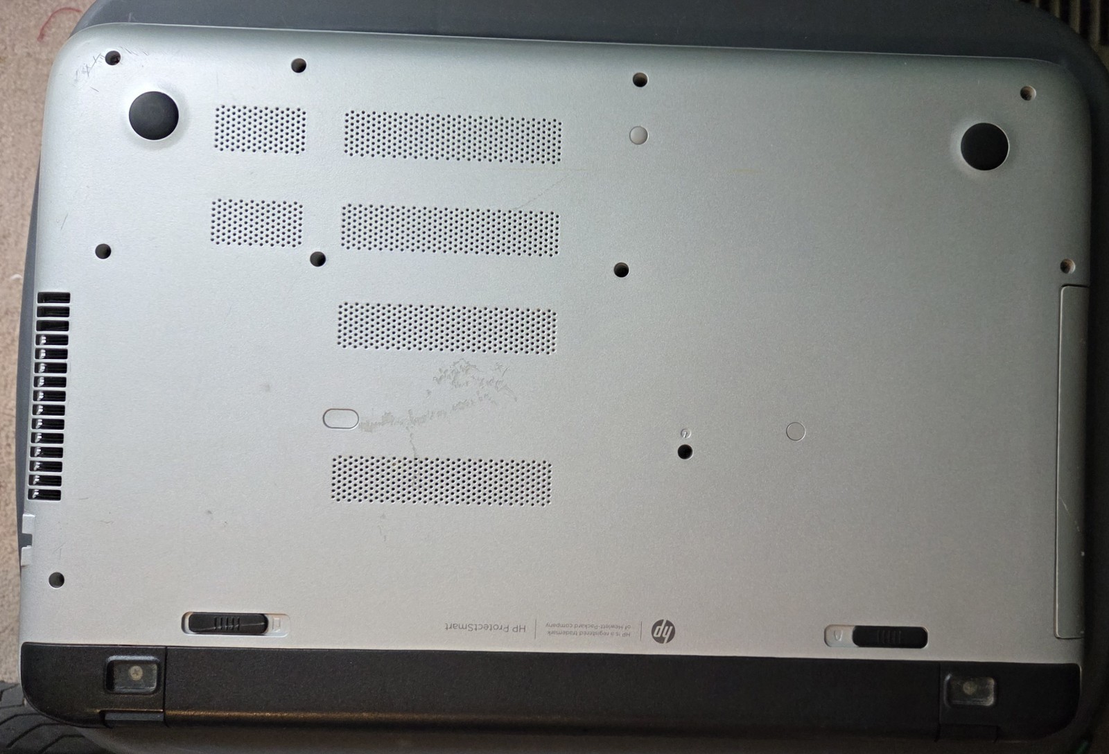 HP Pavilion 15 Notebook PC 15 i7 – 5500U 2.40ghz 6GB