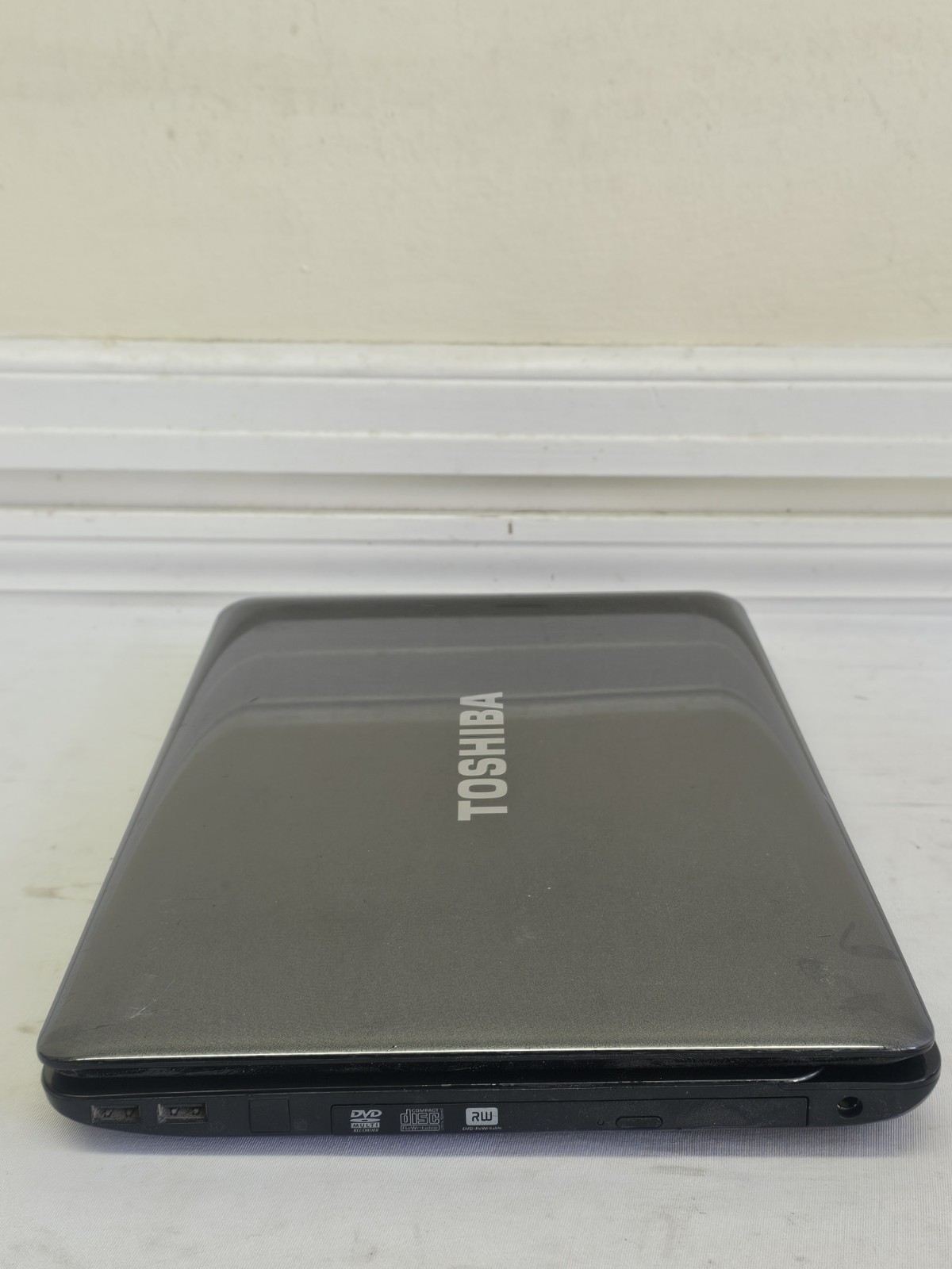 Toshiba Satellite L655-S5150 Laptop – Intel Pentium P6200 – NO BATT NO OS READ