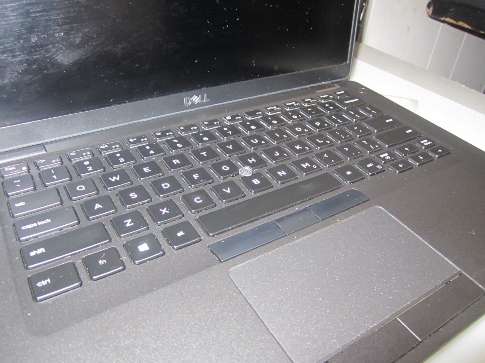 Dell Latitude 5401 14″ i5-9400H 2.5GHz 16GB/240GB m2SSD Laptop +AC NOOS READ_