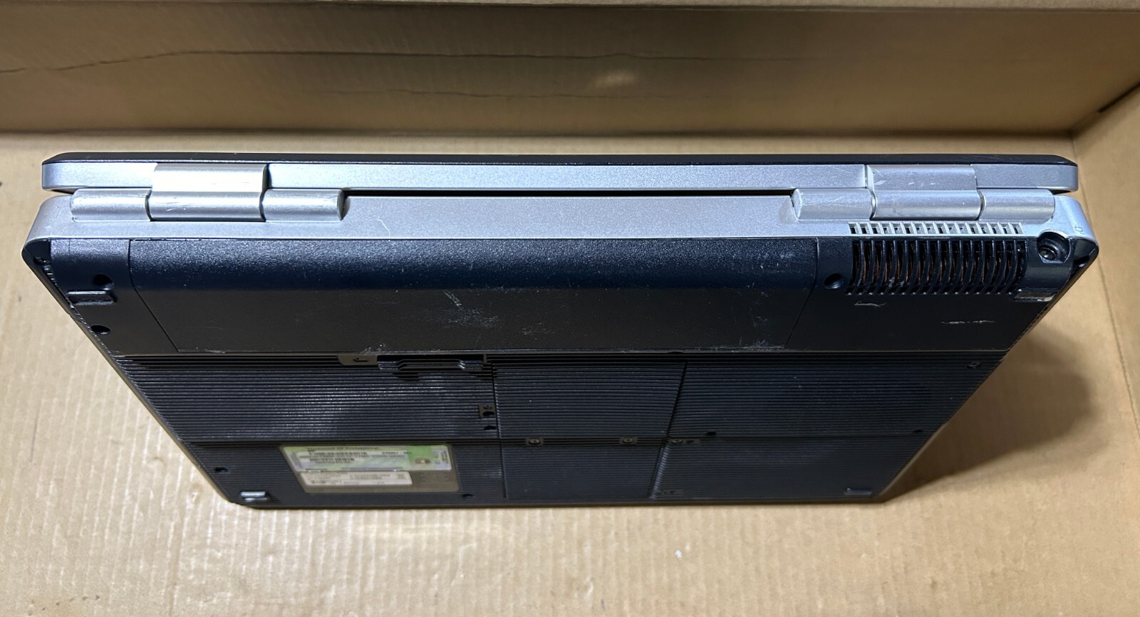 Used – Parts – Vintage Compaq Presario V2000 Laptop – AMD Sempron – 512MB RAM