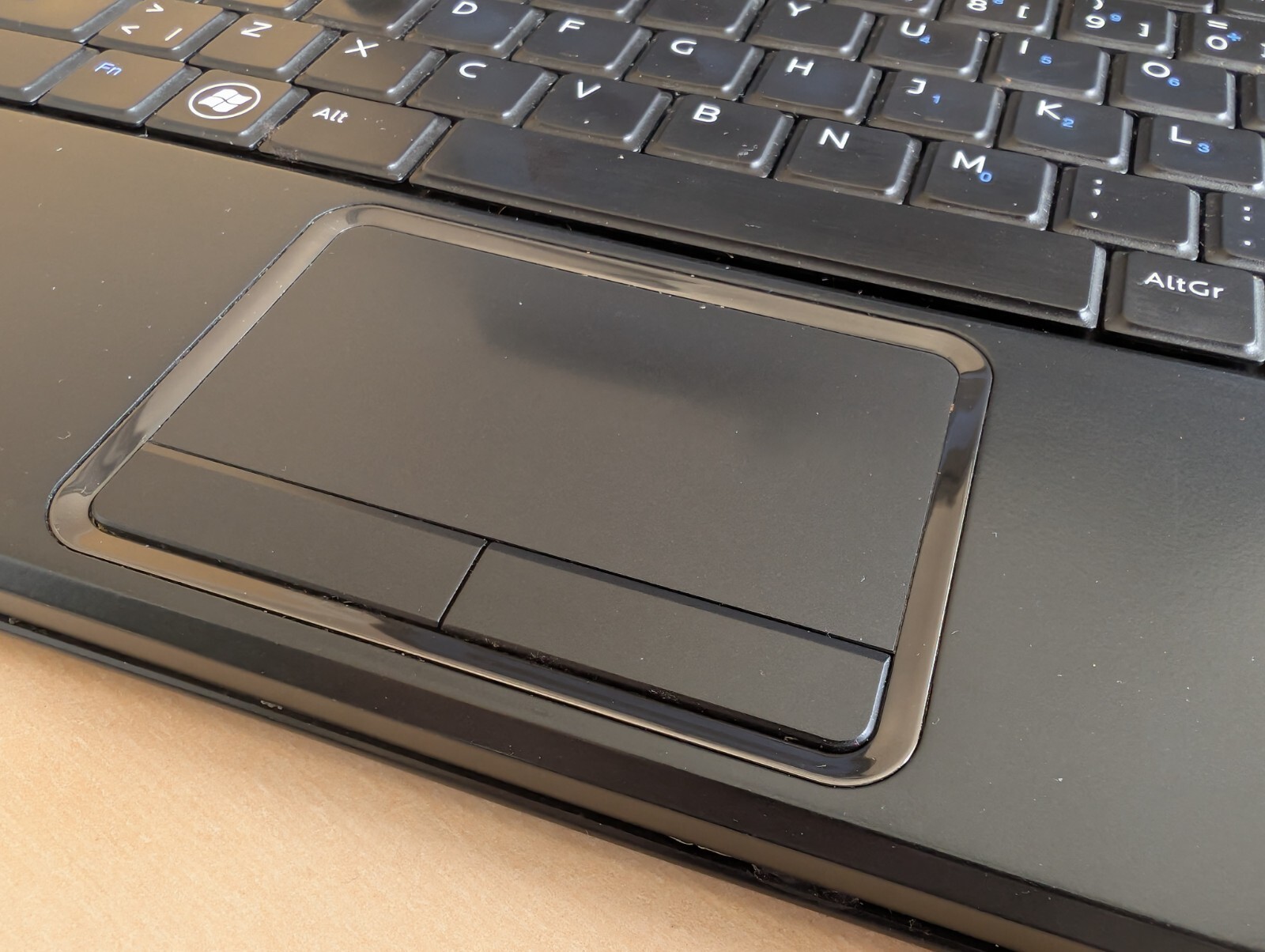 Dell Vostro V130 / Intel i3 U380 / 4GB RAM / 128GB SSD