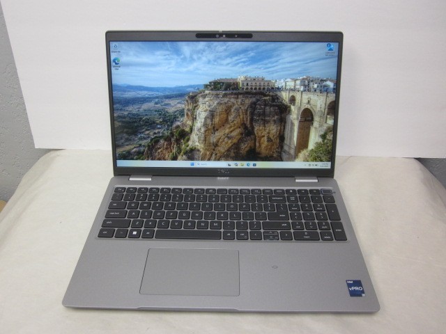 Dell Latitude 5540 I7-1370P @ 1.9GHz 512GB 32GB WIN11PRO TOUCH MX550 WNTY 4/27