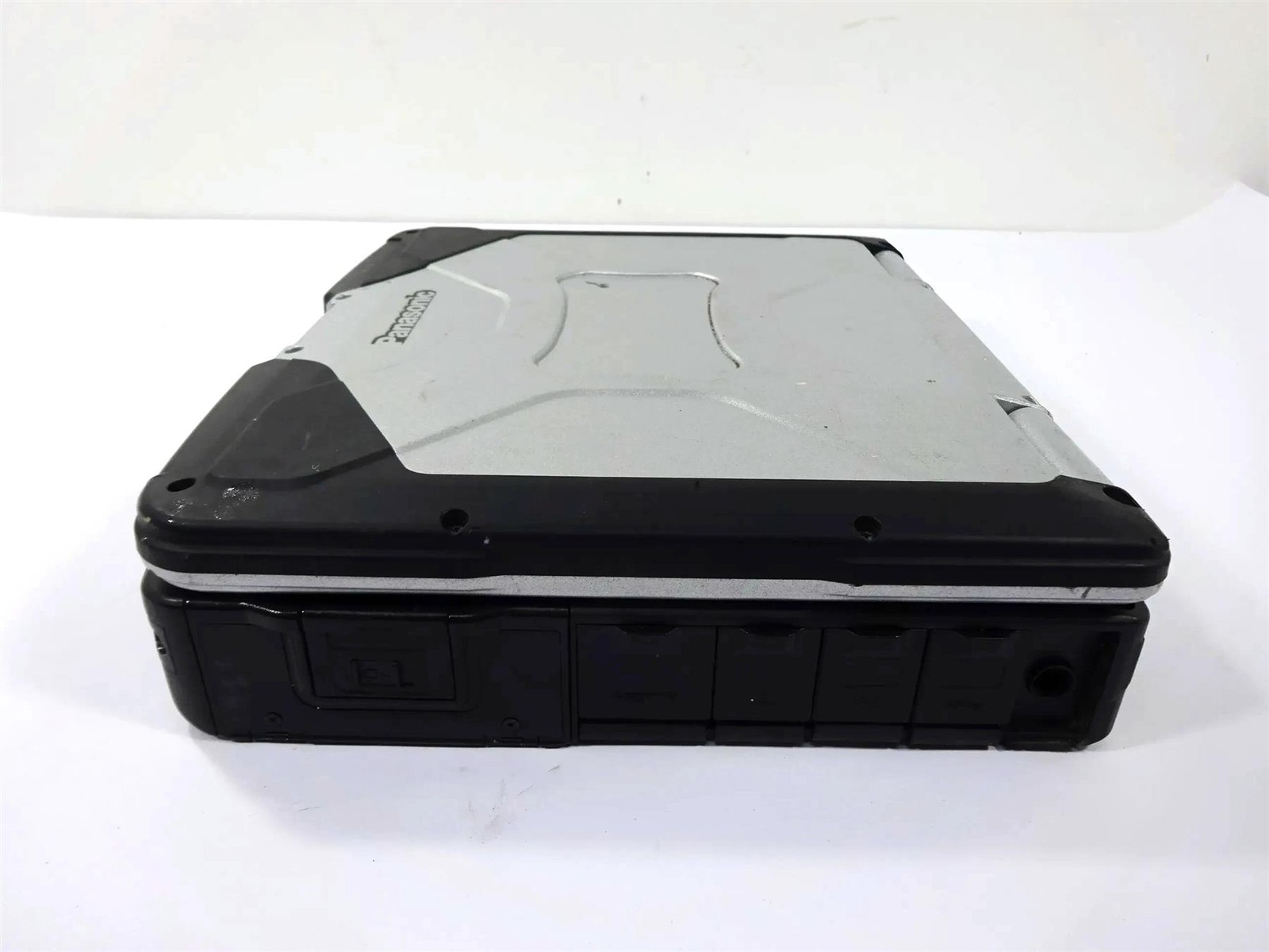 Panasonic Toughbook CF-31 MK6 Core i5-7300U 2.6GHz 8GB RAM – No HDD