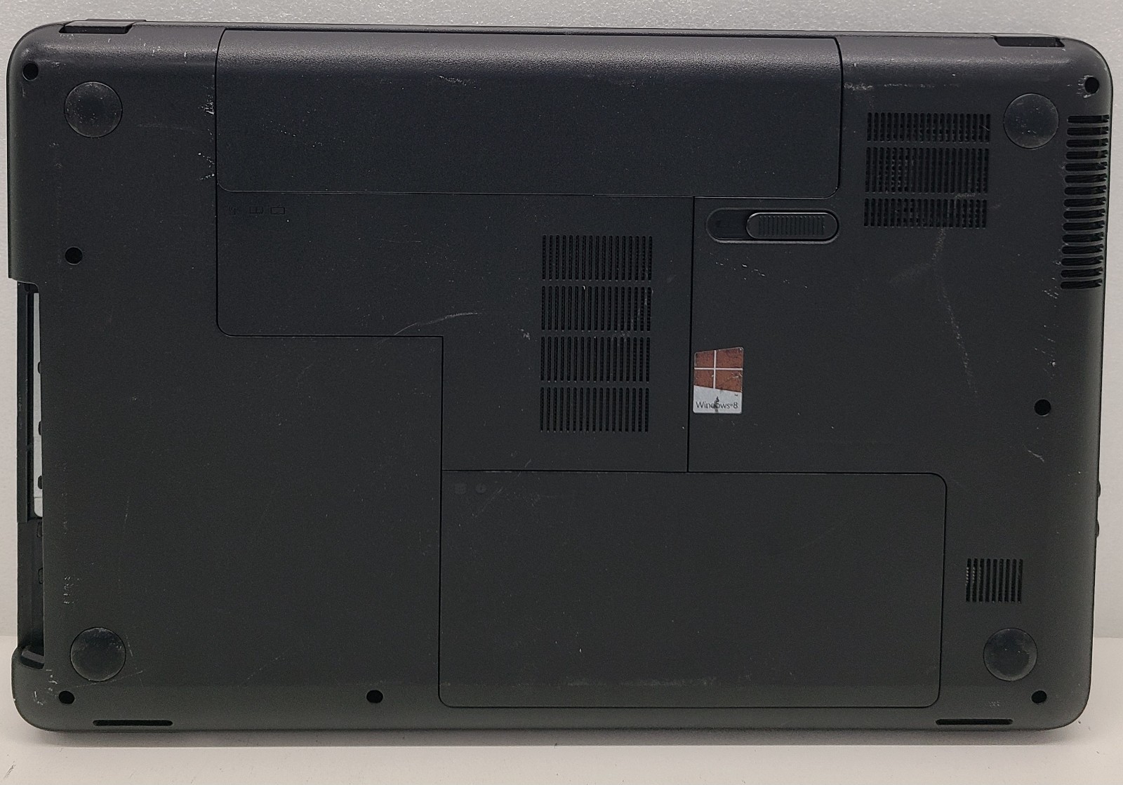 HP 2000-2D19WM Laptop AMD E-300 4GB Ram NO HD/OS (FL)