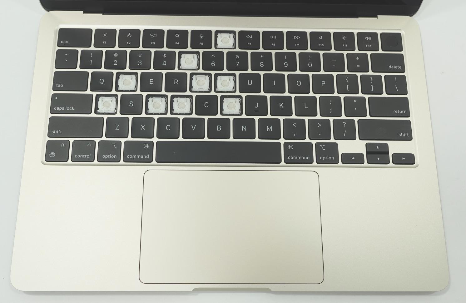 Apple MacBook Air 2022 A2681 13.6″ M2 Retina 8GB 256GB SSD iOS Tahoe