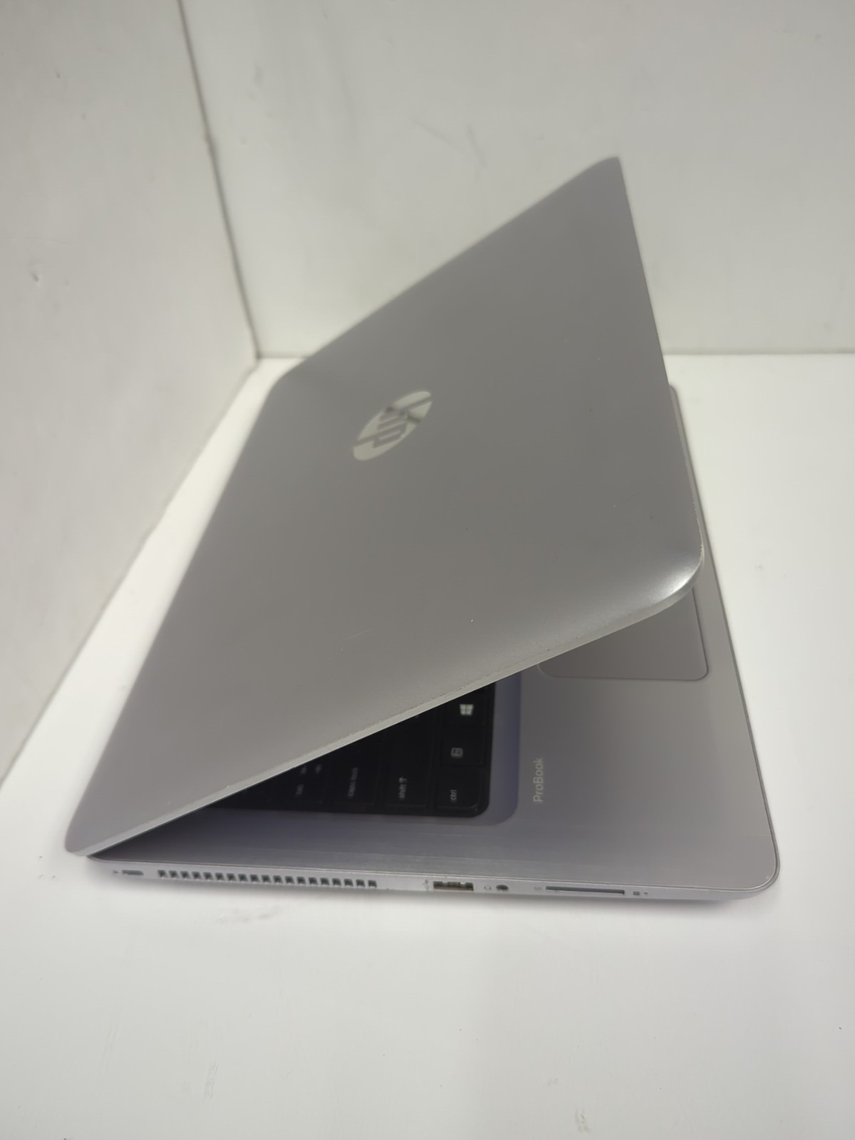 HP ProBook 440 G4 Touch 14″ Laptop i5-7200U/ 8GB/240GB SSD/Win11 (LCD Cracked) –