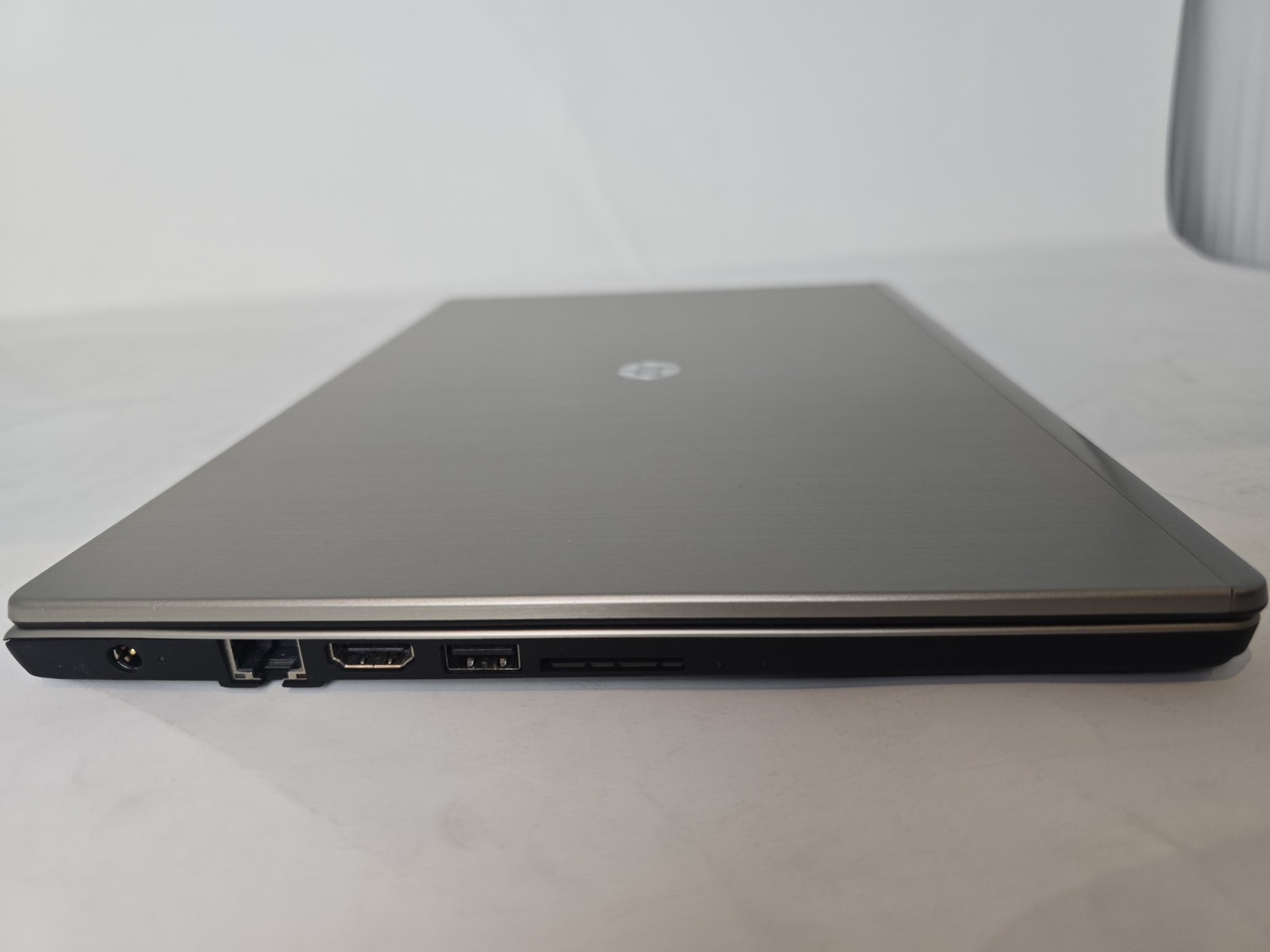 HP Folio 13-2000 Intel i5 2467m 1.60Ghz 8GB DDR3 RAM 128GB SSD 13.3″ Windows 10
