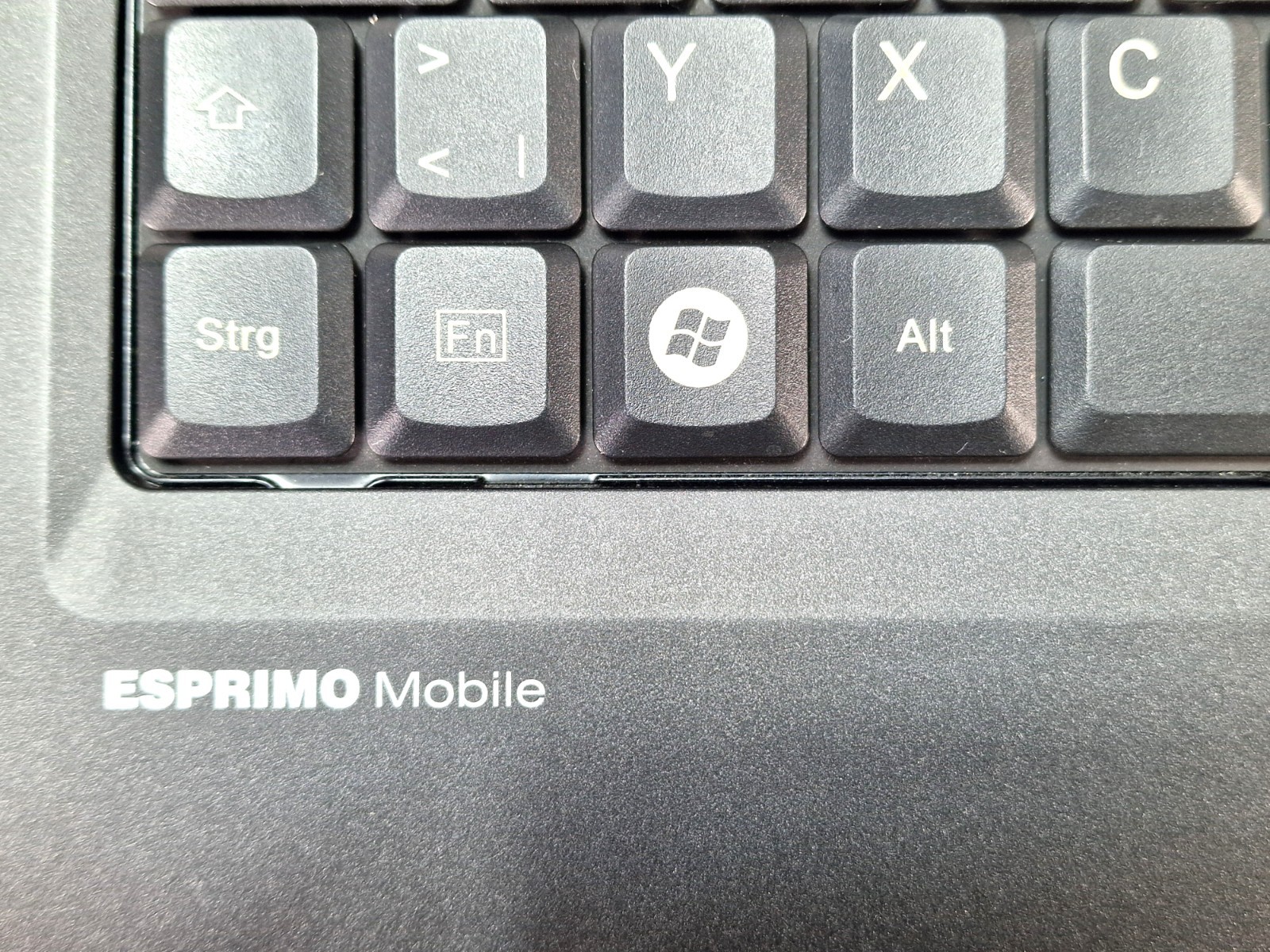 Fujitsu Siemens Esprimo Mobile V5535 Laptop T2370 Windows XP 2GB 80GB 15.4″ VGA
