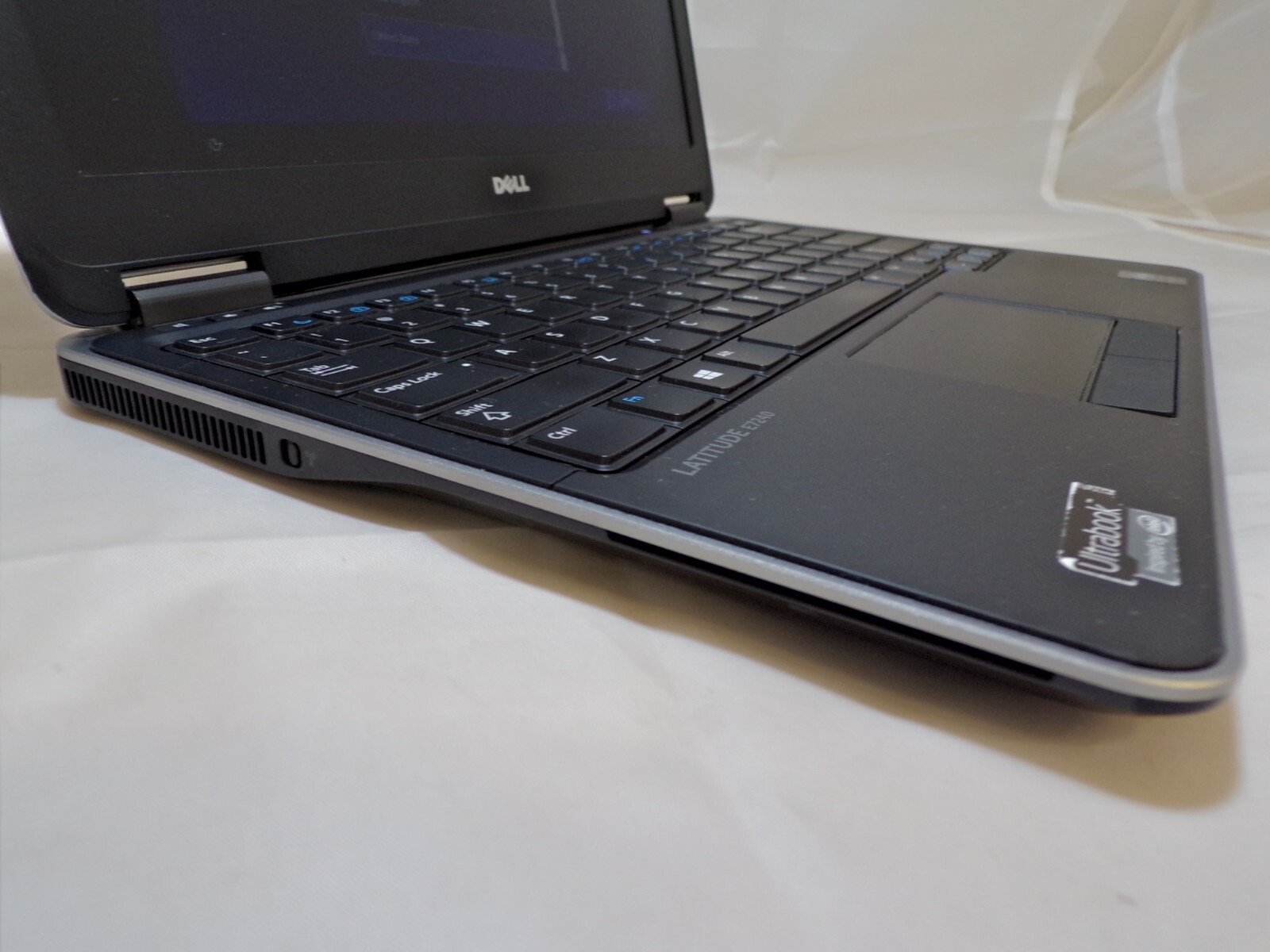 Dell Latitude E7240 Ultrabook, i5, 128GB SSD, 8GB 12.5″ Laptop, Windows 10 Pro