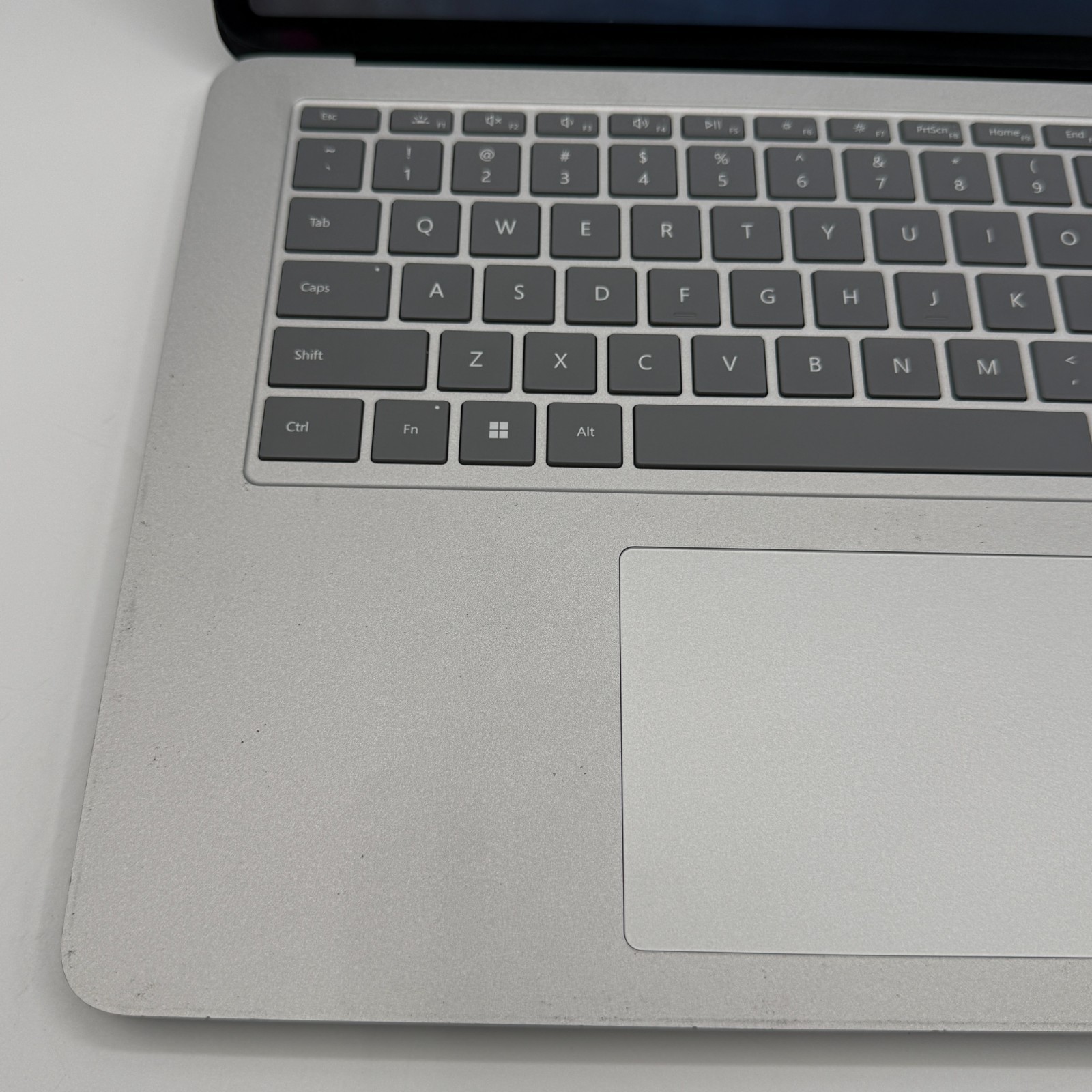 Microsoft Surface Laptop Studio 1964 14.4″ i7-11370H RTX A2000 32GB RAM 512GB