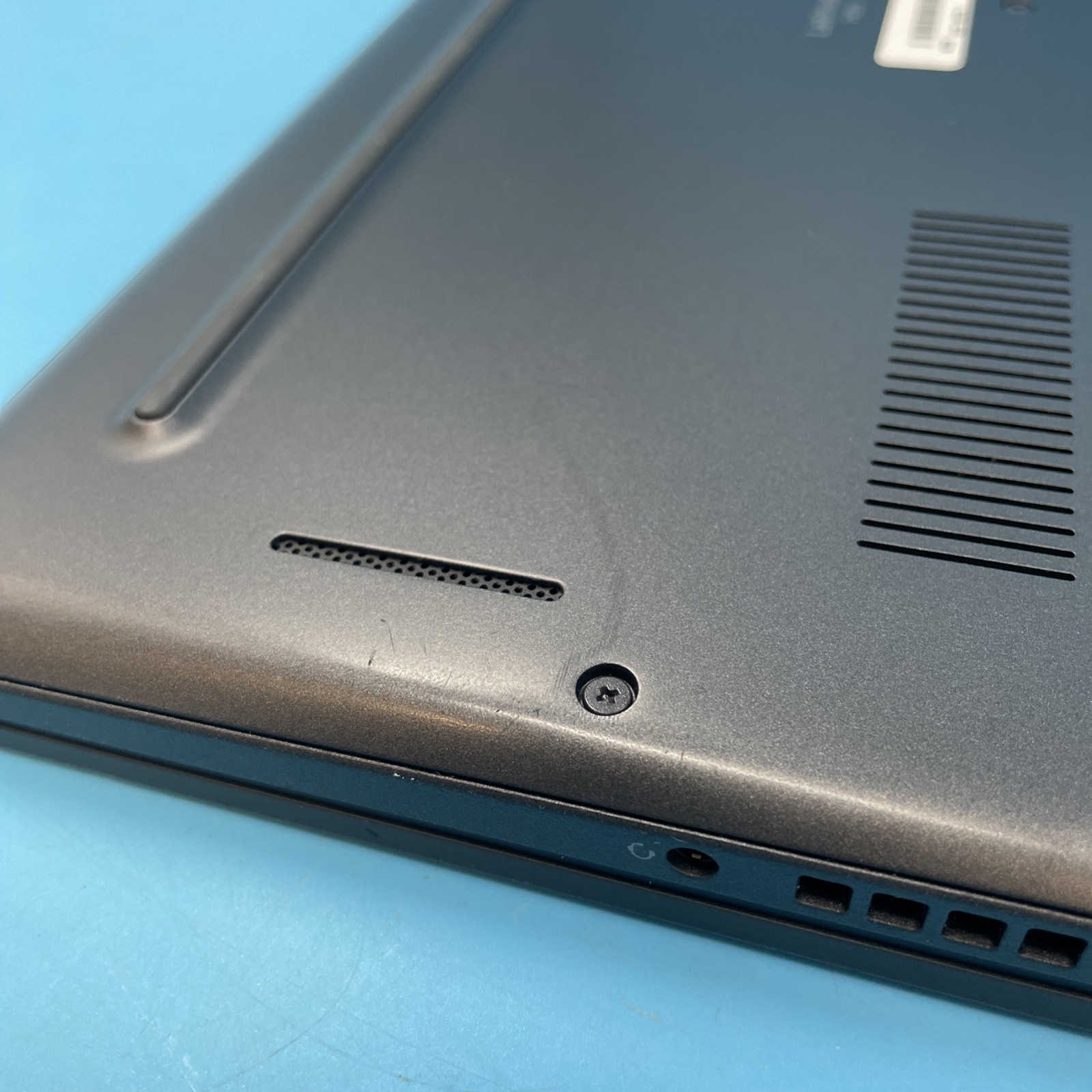 Dell Latitude 7430 | i5-1240P | 16GB RAM | 256GB SSD | NO OS | 98% BATTERY