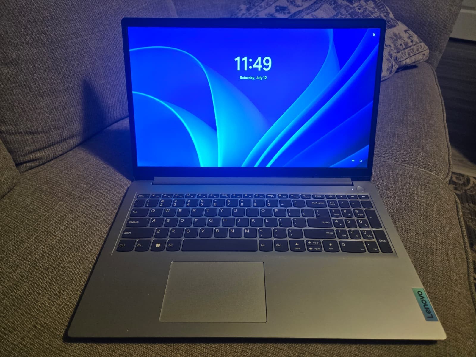 Lenovo IdeaPad 1 15AMN7 (82VG) Laptop – AMD Athlon Silver, 4GB RAM, 128GB SSD